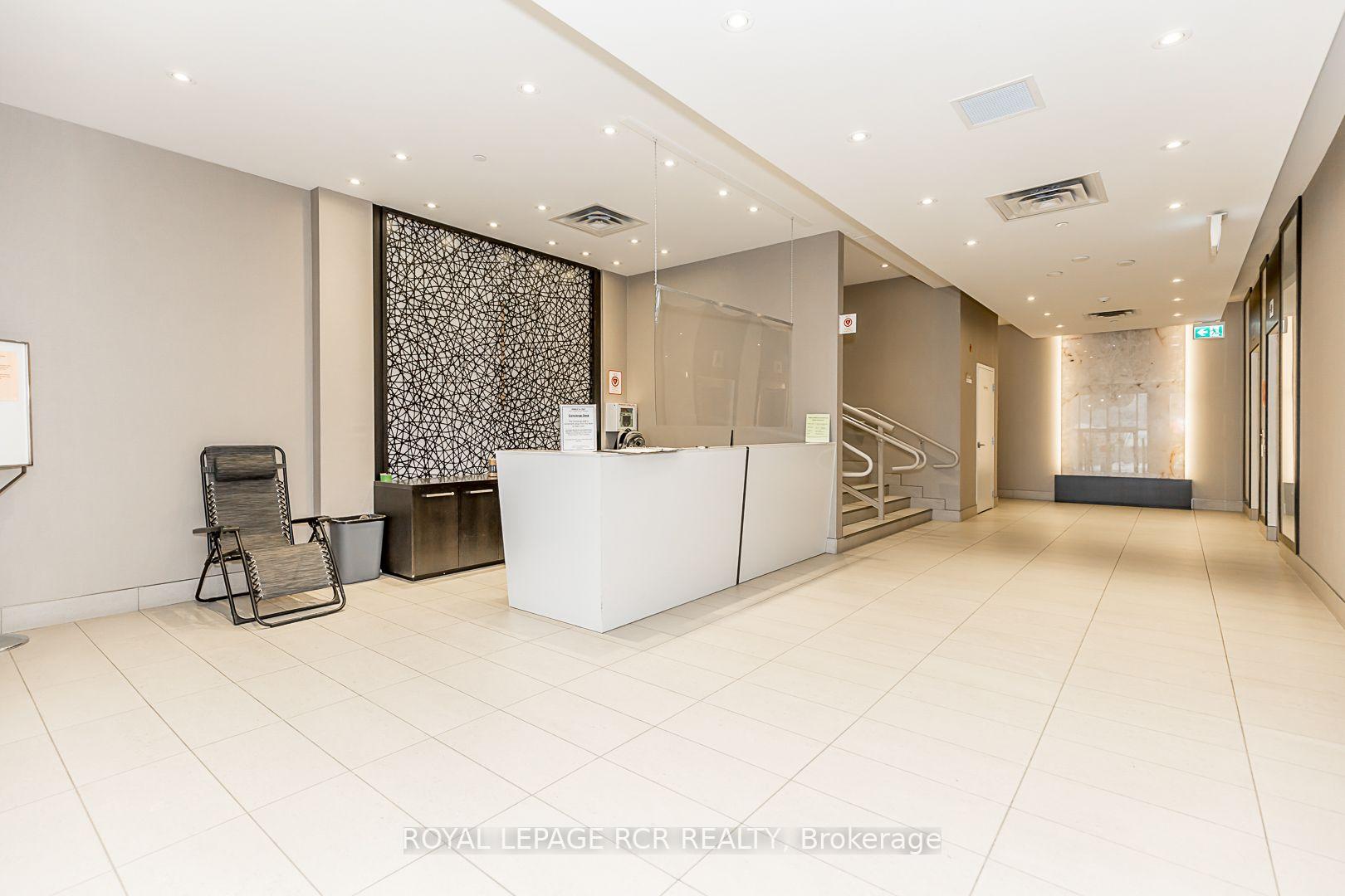 Photo 6 of Unit 707, 15277 Yonge Street, Aurora, Aurora Village — HOMEH