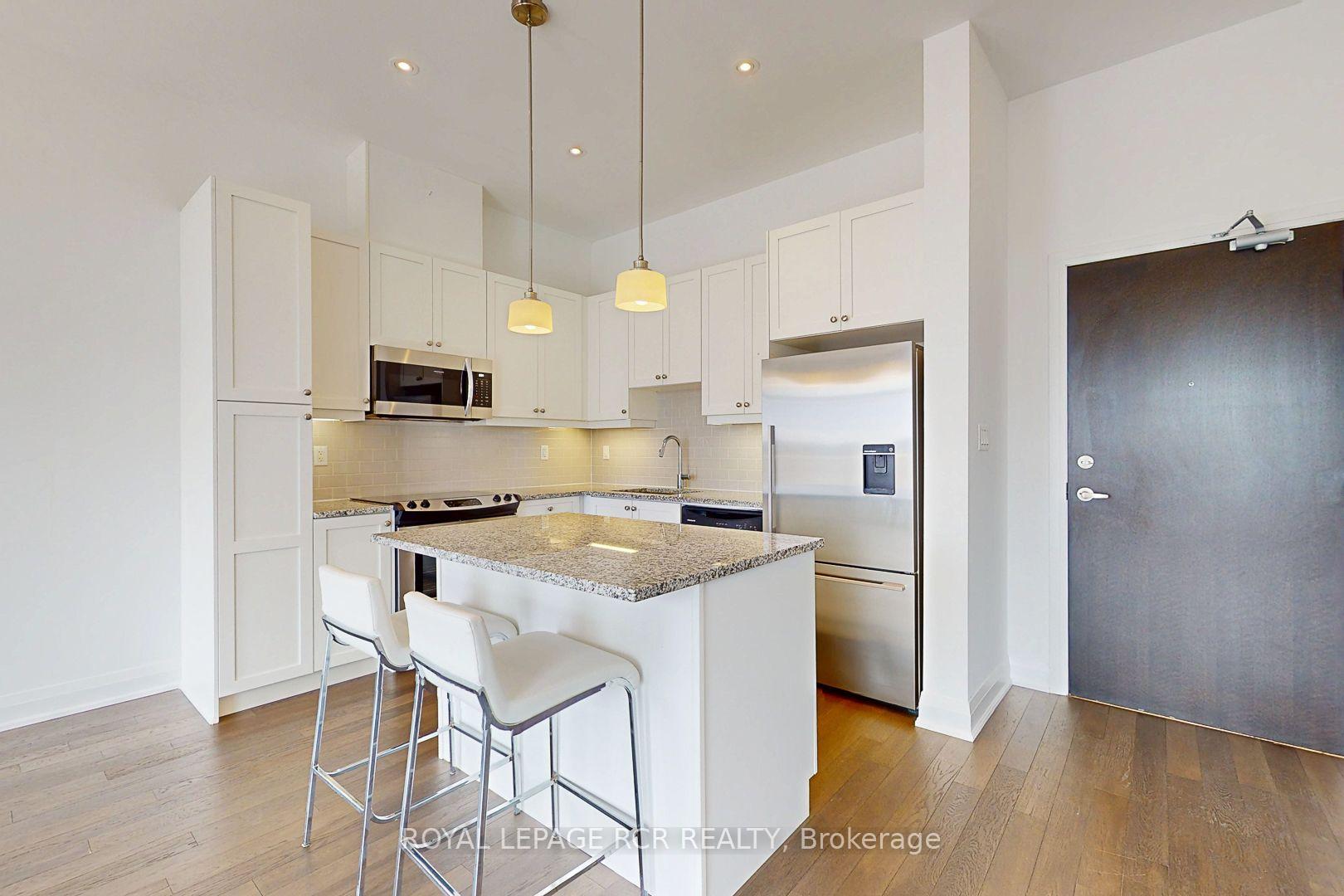 Photo 8 of Unit 707, 15277 Yonge Street, Aurora, Aurora Village — HOMEH