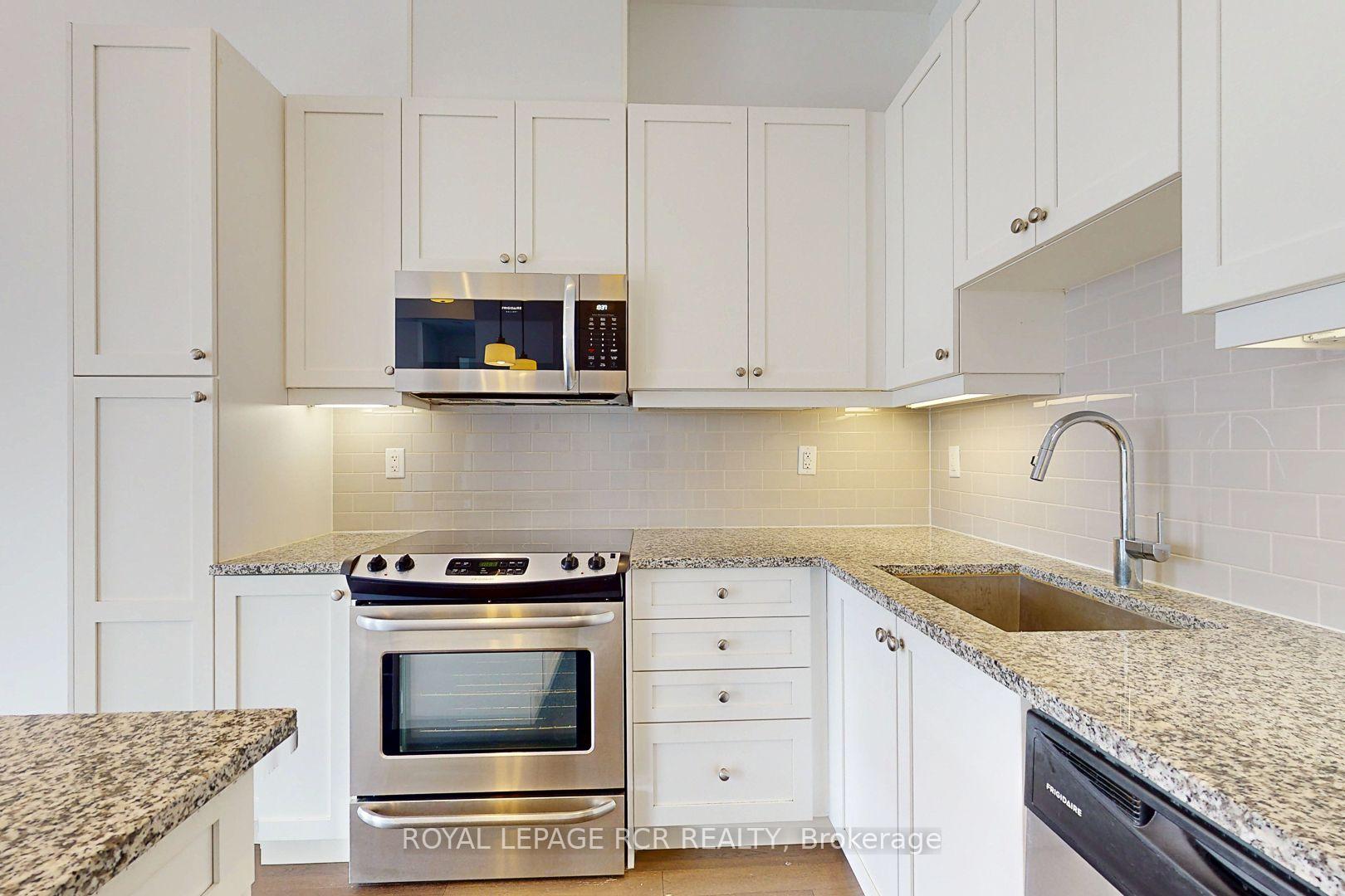 Photo 9 of Unit 707, 15277 Yonge Street, Aurora, Aurora Village — HOMEH