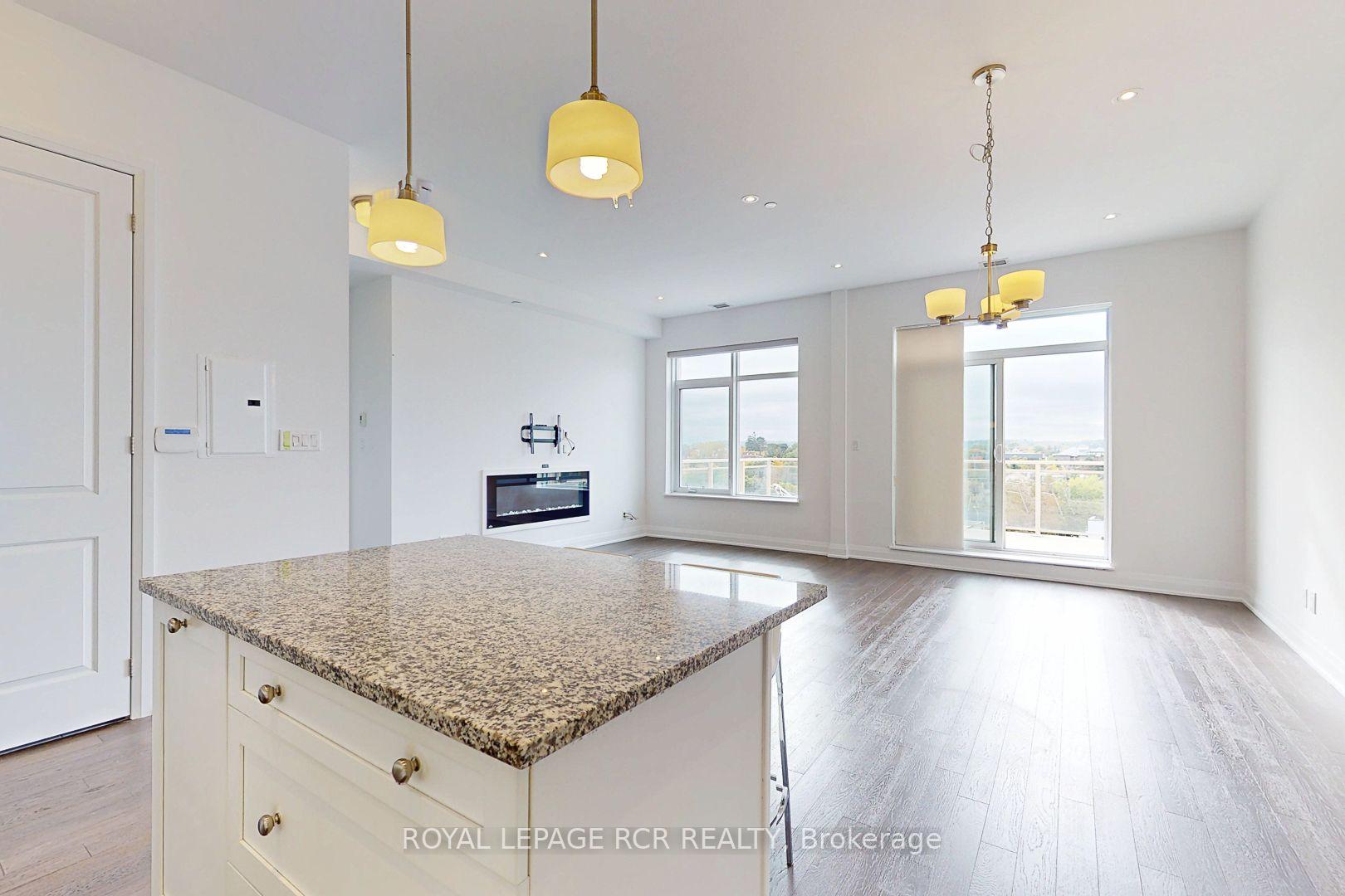 Photo 11 of Unit 707, 15277 Yonge Street, Aurora, Aurora Village — HOMEH