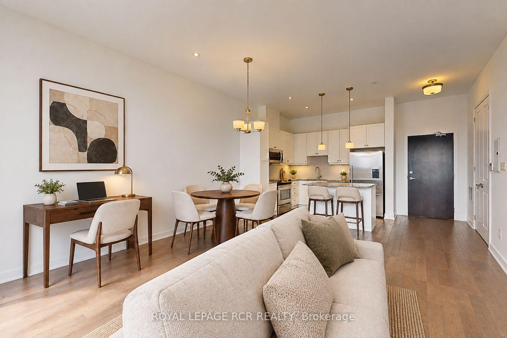 Photo 13 of Unit 707, 15277 Yonge Street, Aurora, Aurora Village — HOMEH
