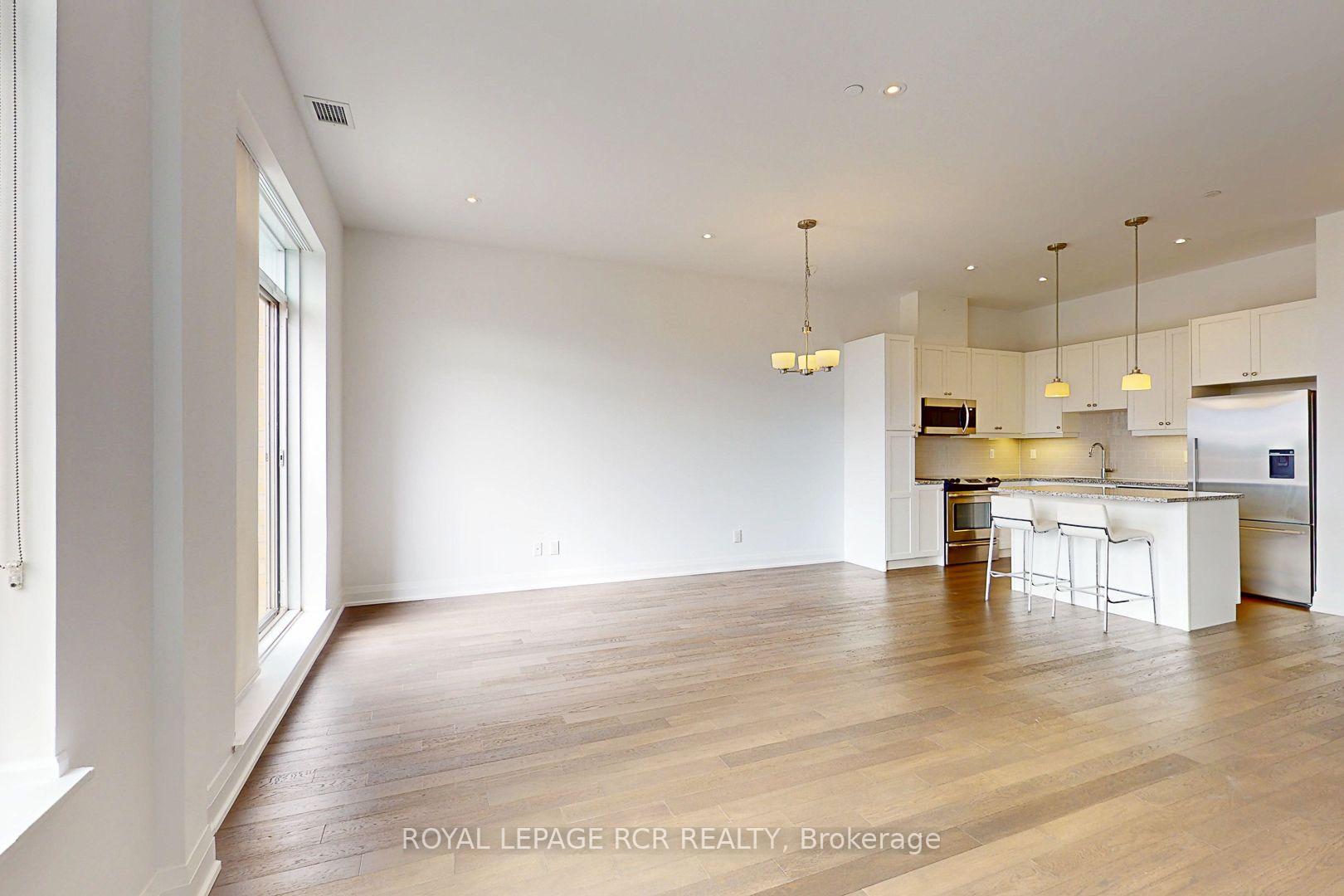 Photo 16 of Unit 707, 15277 Yonge Street, Aurora, Aurora Village — HOMEH