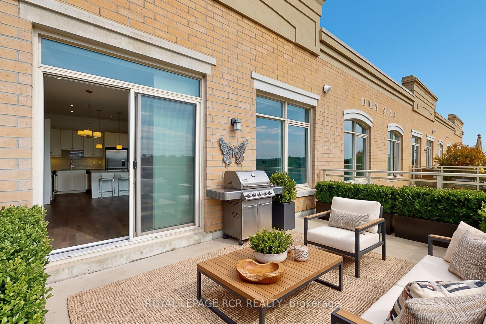 Photo 19 of Unit 707, 15277 Yonge Street, Aurora, Aurora Village — HOMEH