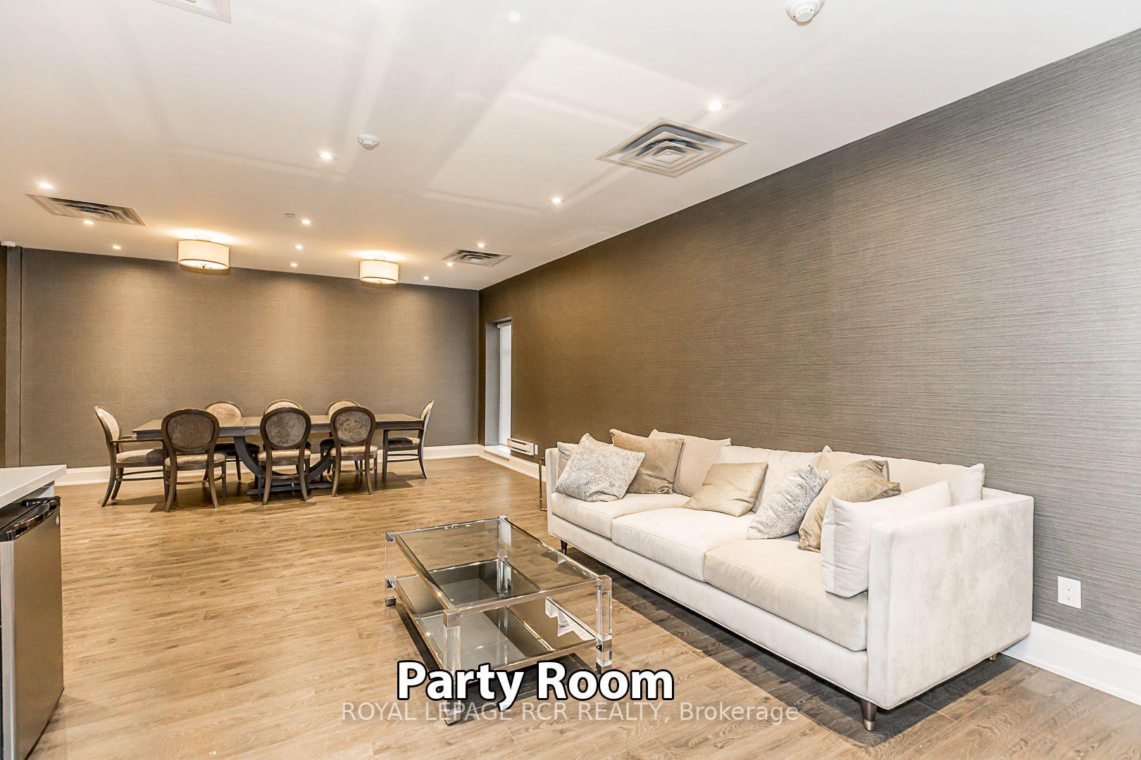 Photo 27 of Unit 707, 15277 Yonge Street, Aurora, Aurora Village — HOMEH