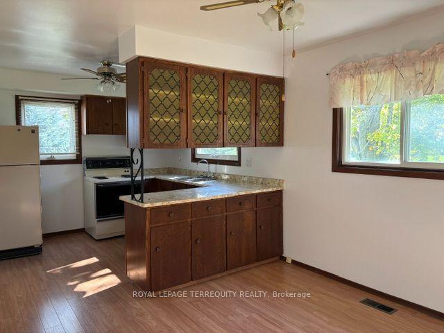 Photo 7 of 320 Myrtle Road E, Whitby, Rural Whitby — HOMEH