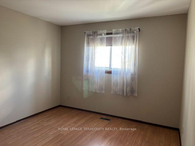 Photo 17 of 320 Myrtle Road E, Whitby, Rural Whitby — HOMEH