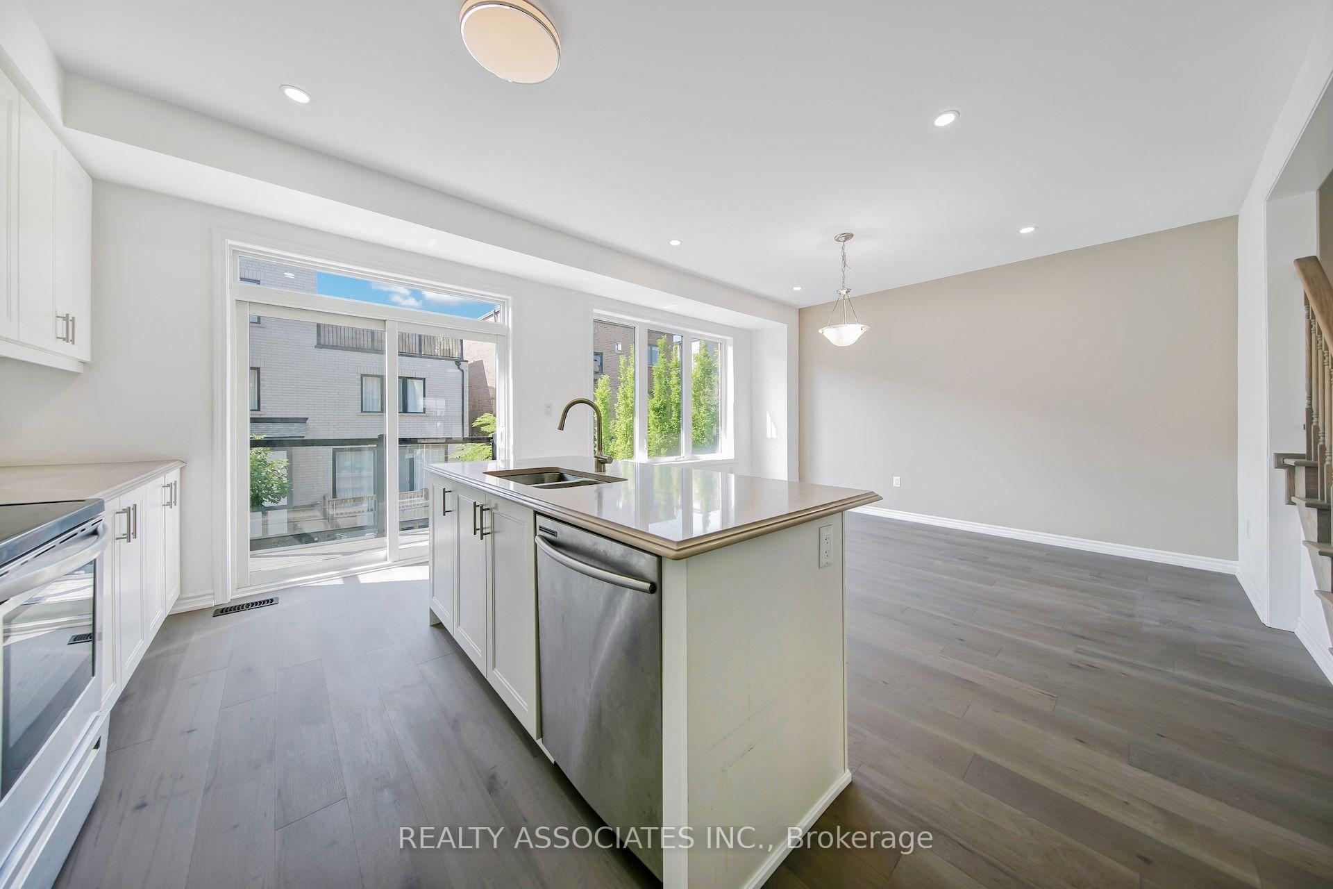 Photo 6 of 17 Vaudeville Drive, Etobicoke, Alderwood — HOMEH