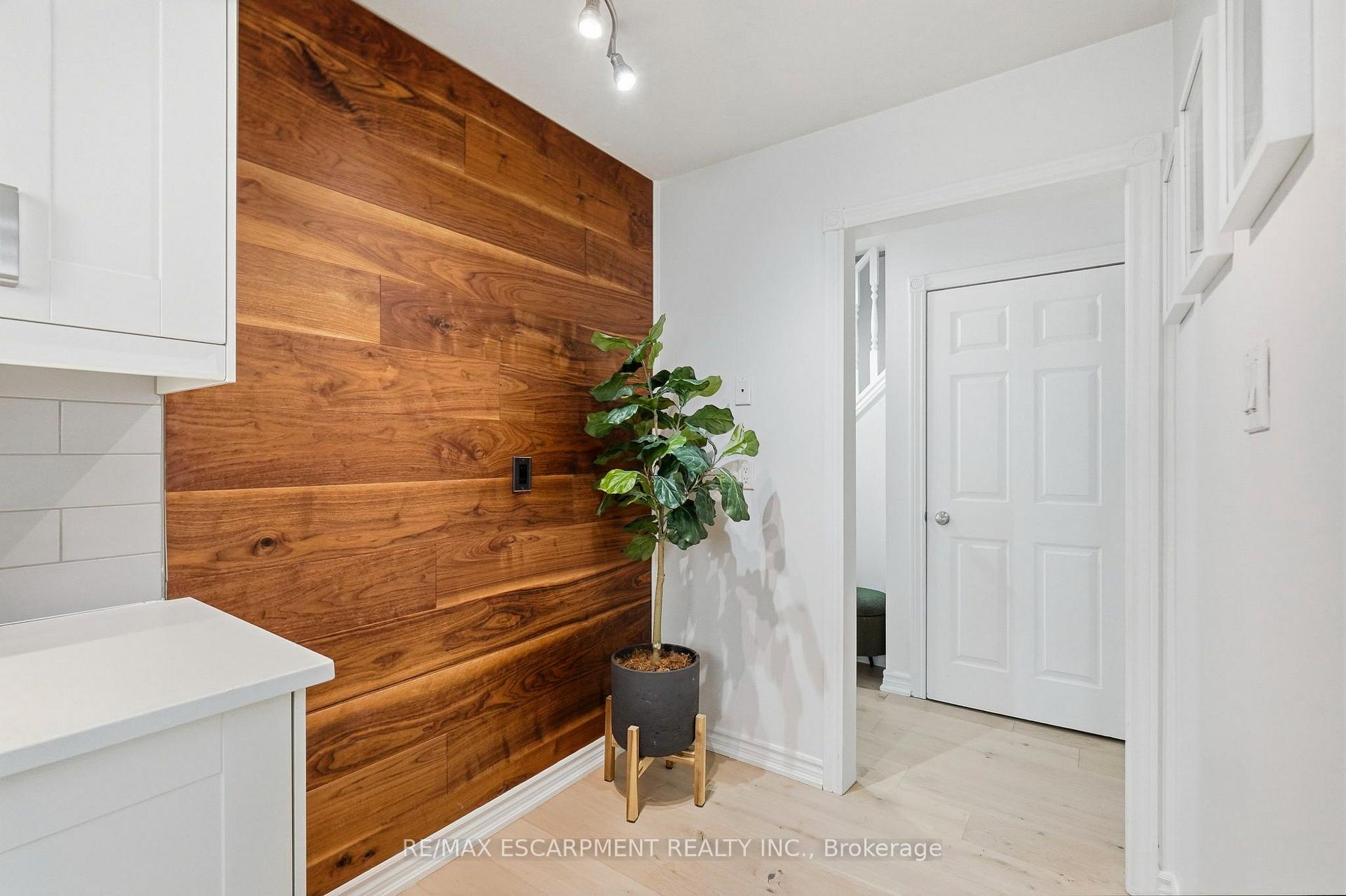 Photo 17 of 37 Bayview Drive, Grimsby, Grimsby Beach — HOMEH