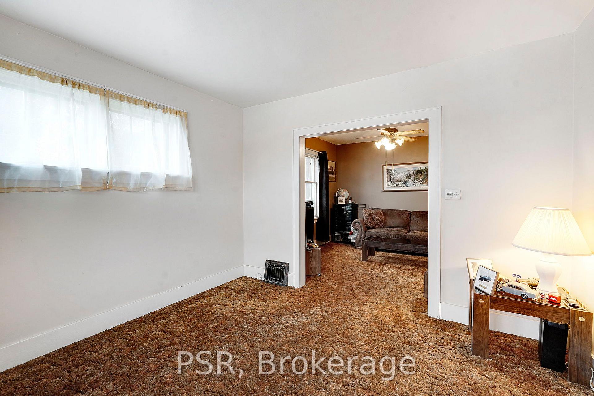 Photo 8 of 381 Victoria Avenue N, Kitchener, Civic Centre — HOMEH