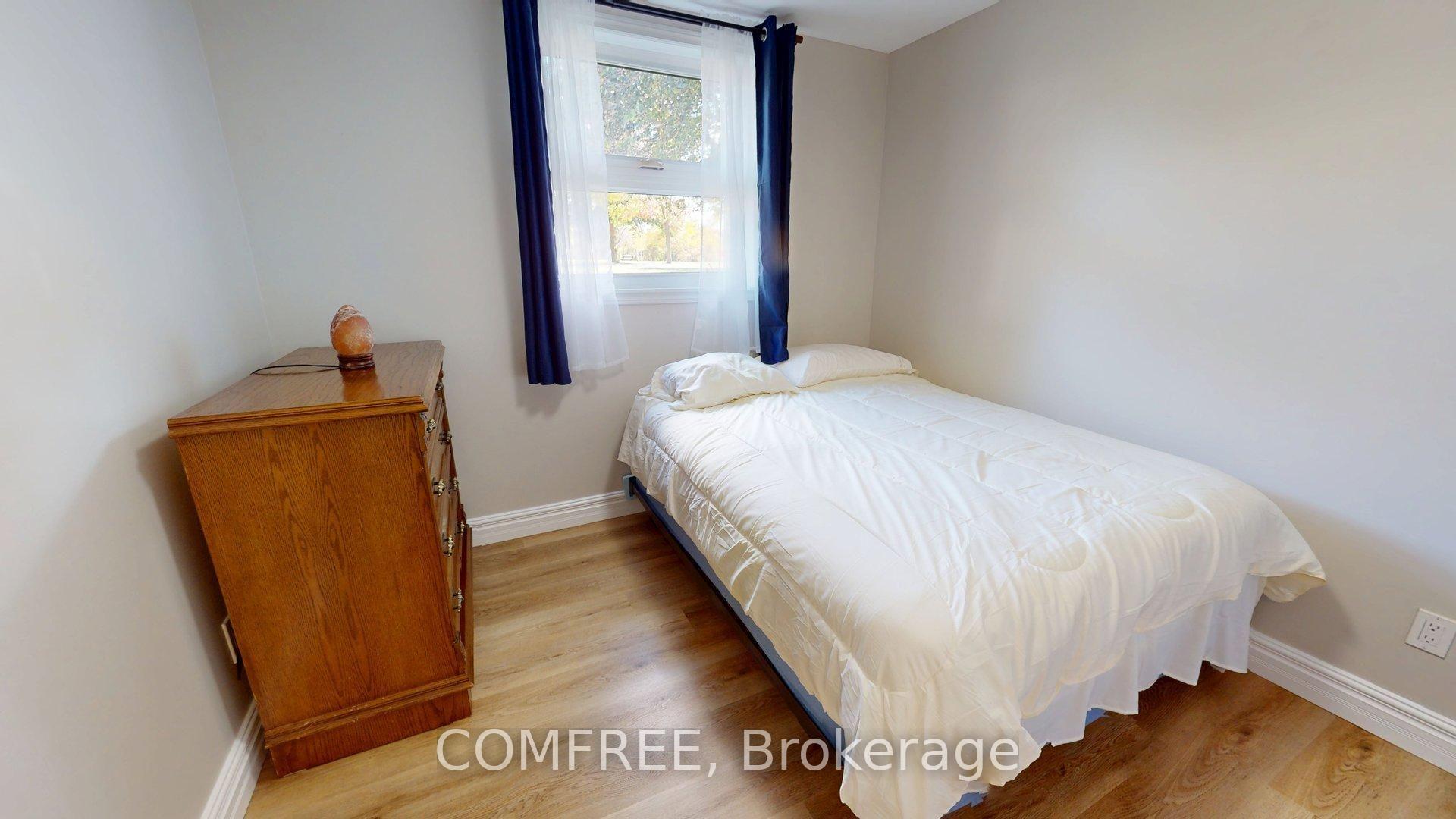 Photo 17 of 73 Elizabeth Drive, Halton Hills, Acton — HOMEH