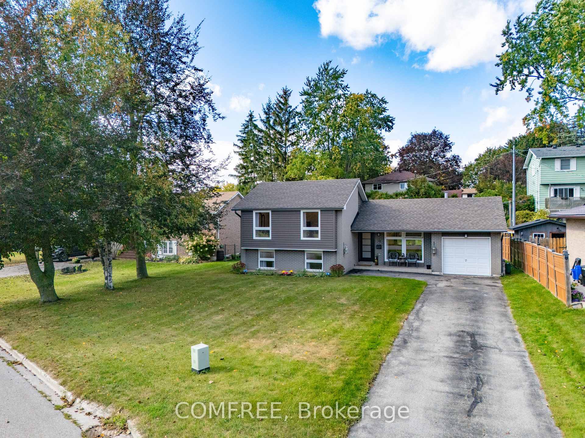 Photo 31 of 73 Elizabeth Drive, Halton Hills, Acton — HOMEH