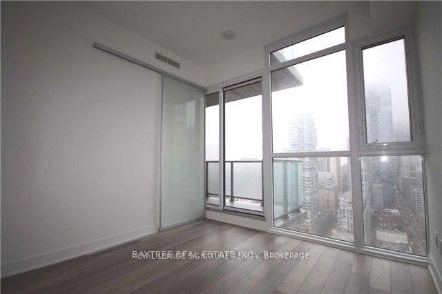 Photo 3 of Unit 3409, 290 Adelaide Street W, Toronto, Waterfront Communities — HOMEH