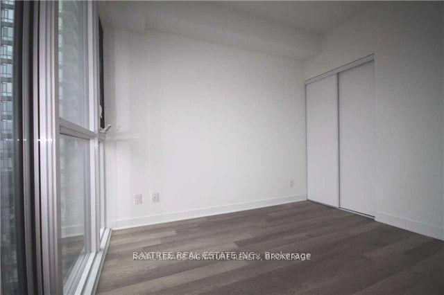 Photo 4 of Unit 3409, 290 Adelaide Street W, Toronto, Waterfront Communities — HOMEH