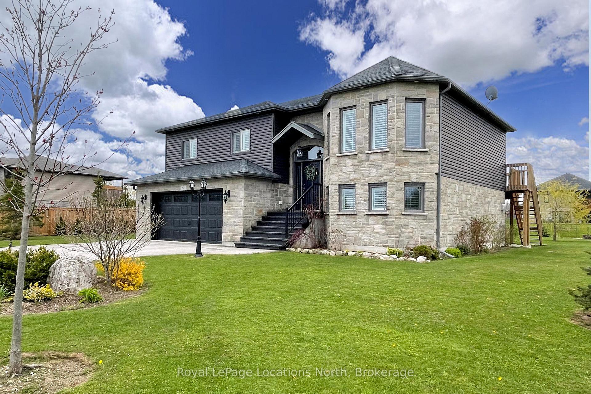 Photo 3 of 204 Mactay Drive, Chatsworth — HOMEH