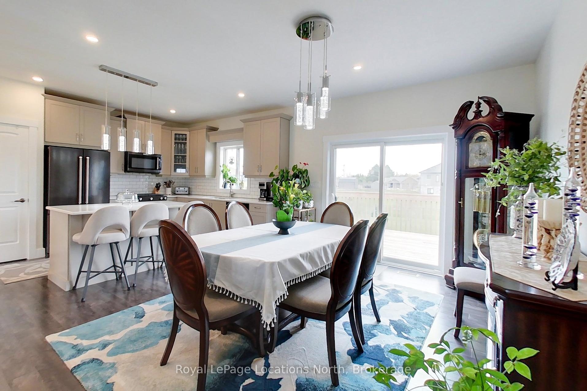 Photo 14 of 204 Mactay Drive, Chatsworth — HOMEH