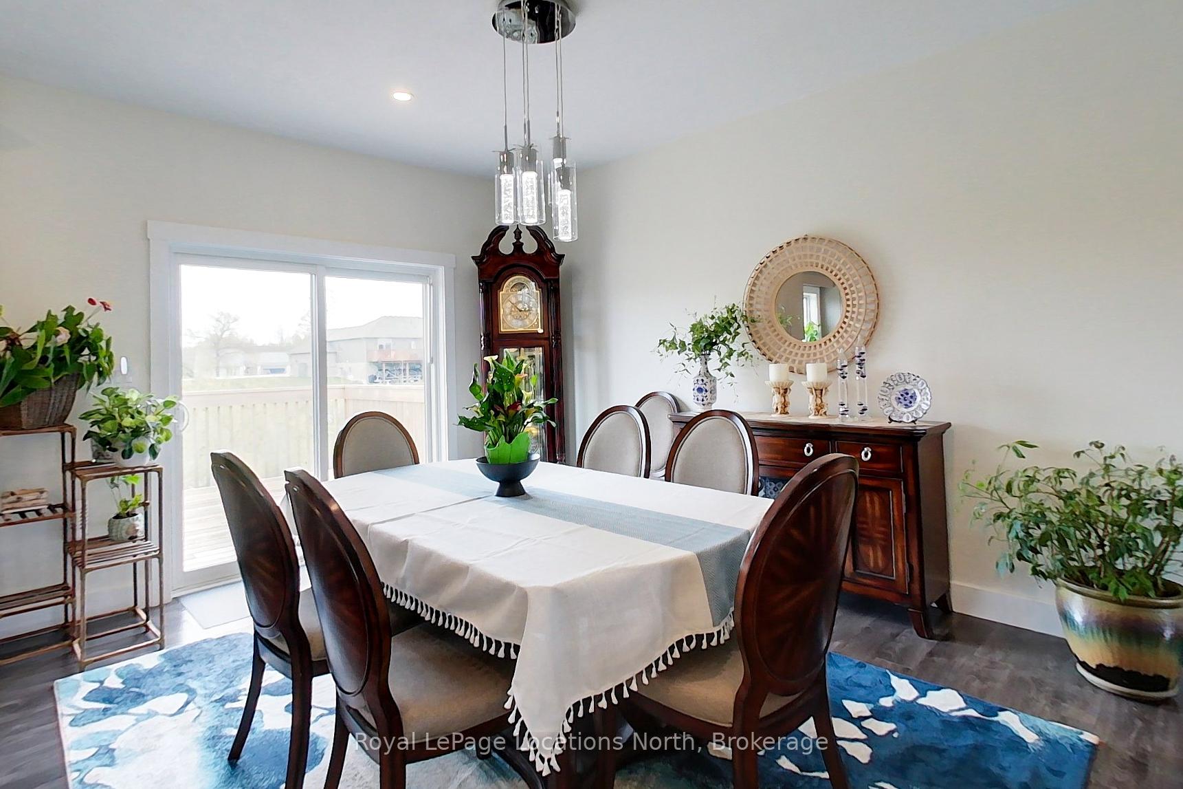 Photo 15 of 204 Mactay Drive, Chatsworth — HOMEH