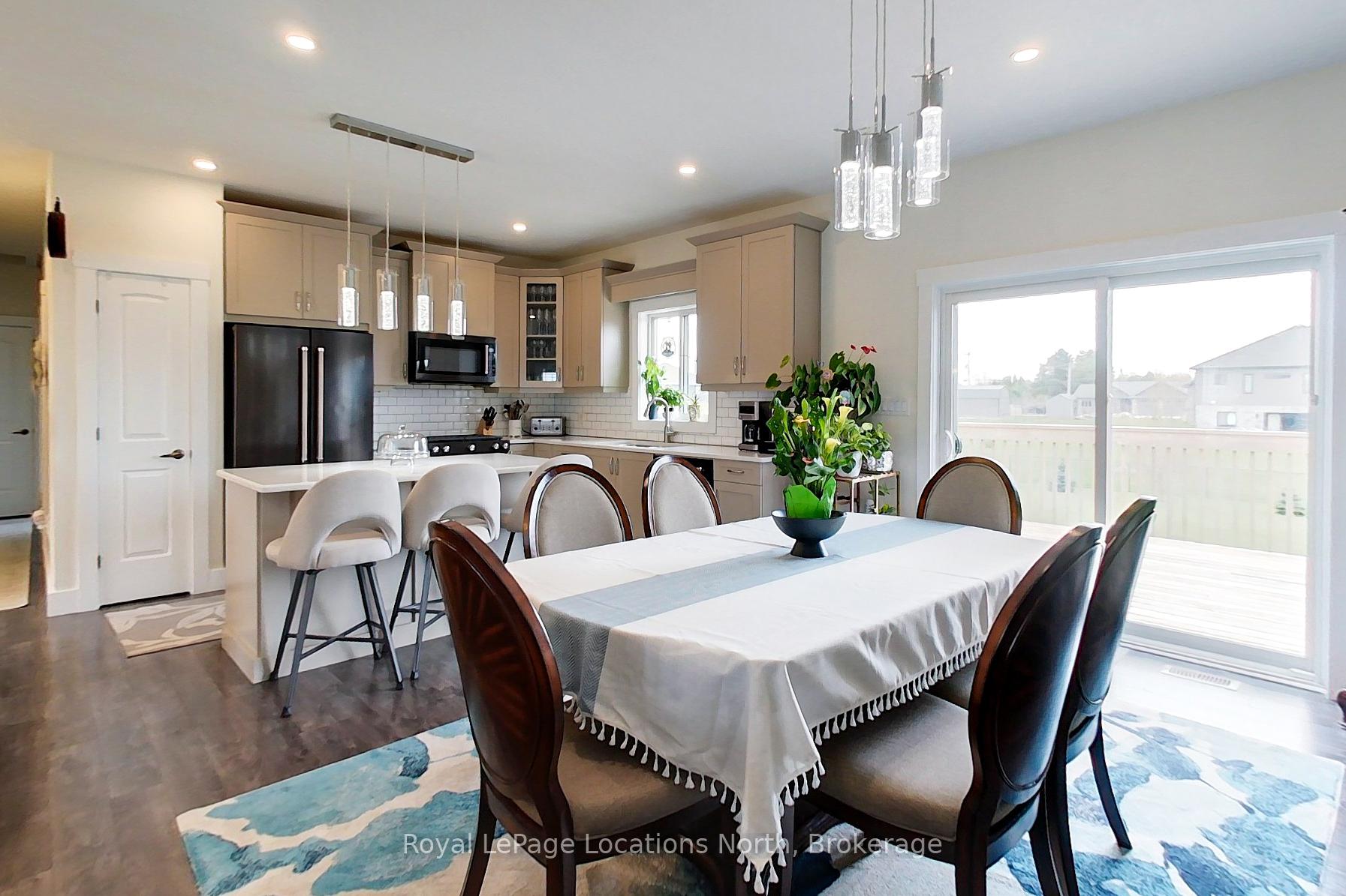 Photo 17 of 204 Mactay Drive, Chatsworth — HOMEH