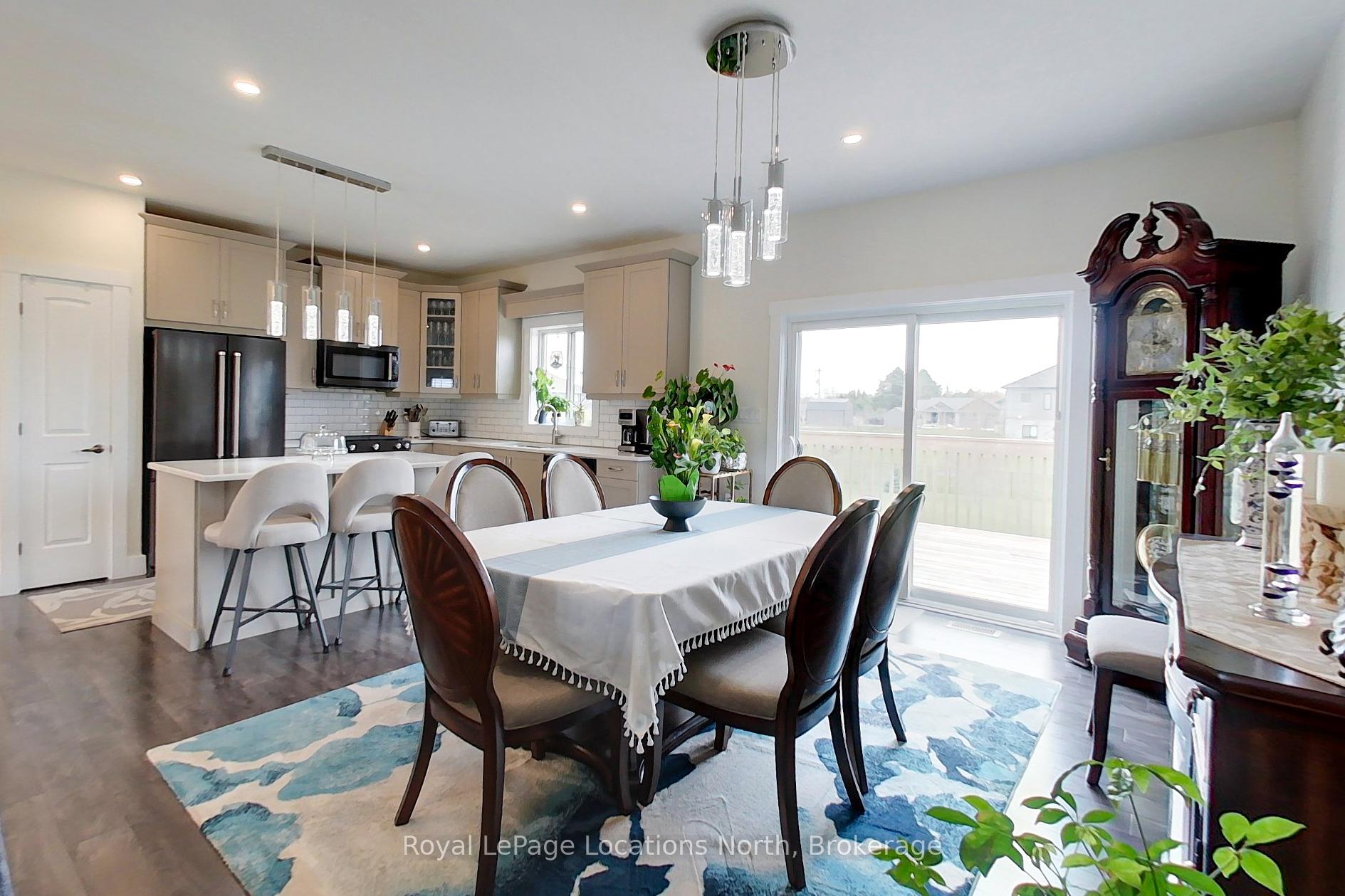 Photo 19 of 204 Mactay Drive, Chatsworth — HOMEH