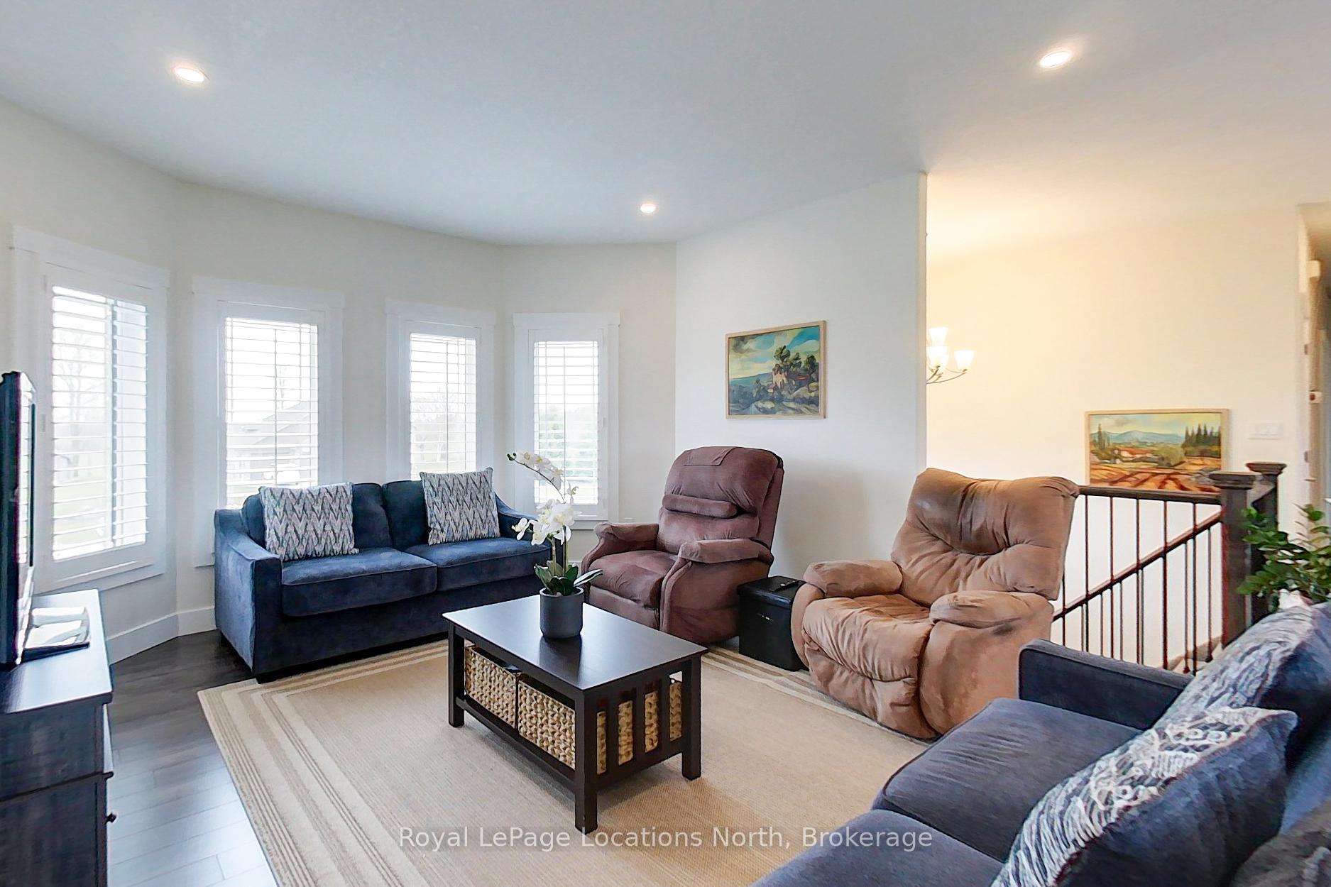 Photo 20 of 204 Mactay Drive, Chatsworth — HOMEH