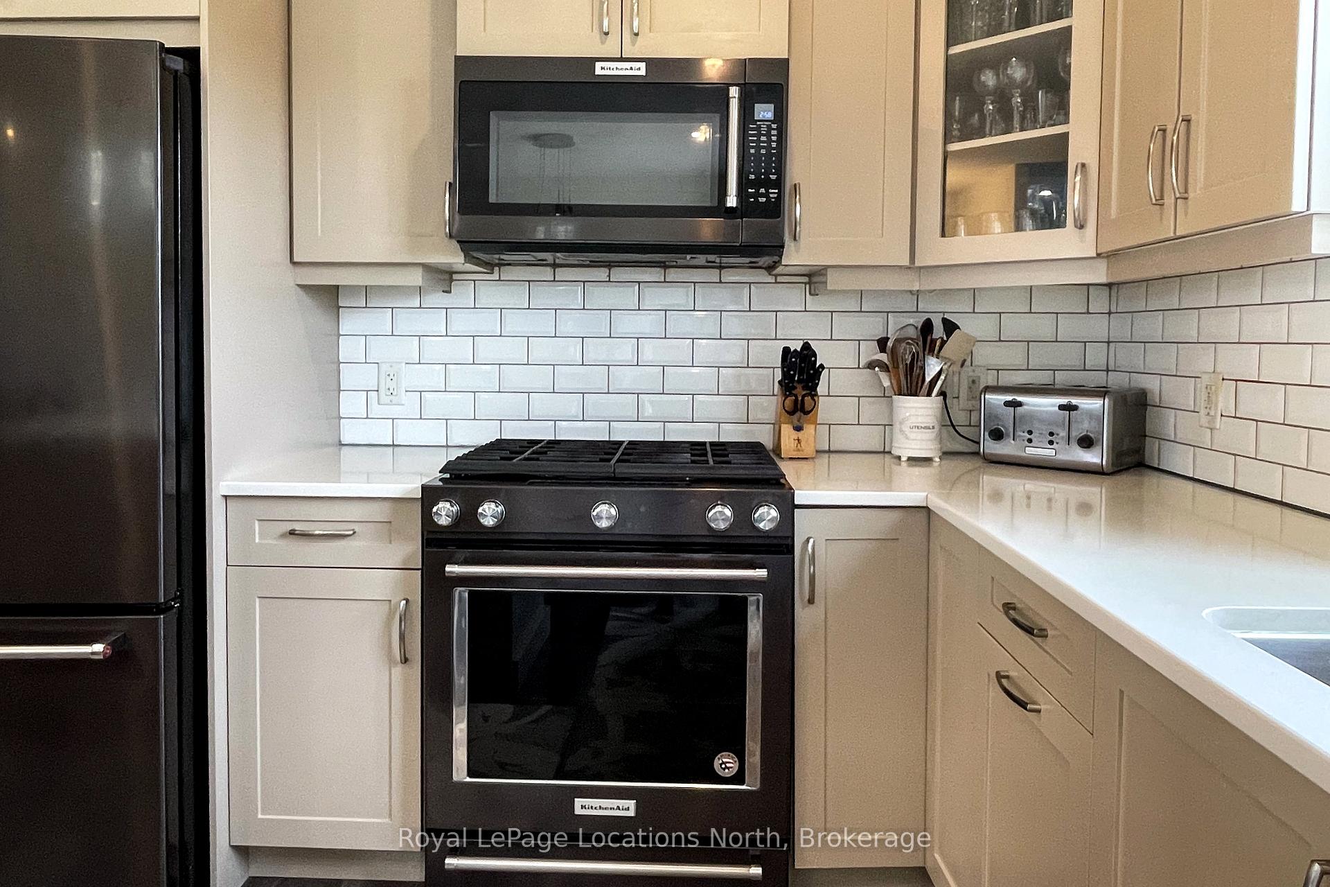 Photo 26 of 204 Mactay Drive, Chatsworth — HOMEH