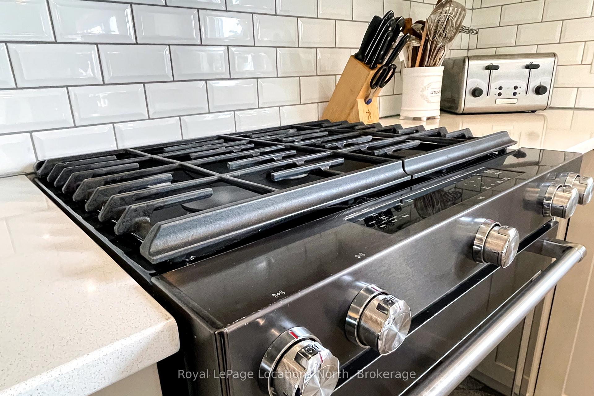 Photo 27 of 204 Mactay Drive, Chatsworth — HOMEH