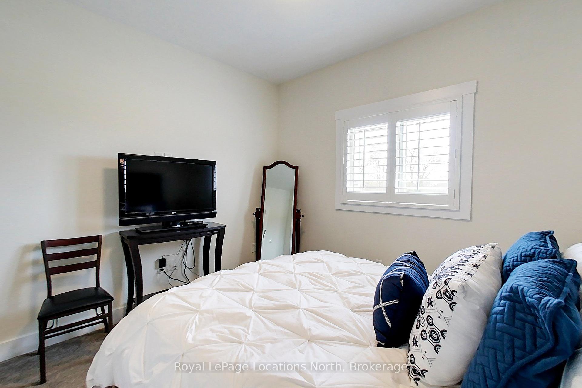 Photo 33 of 204 Mactay Drive, Chatsworth — HOMEH