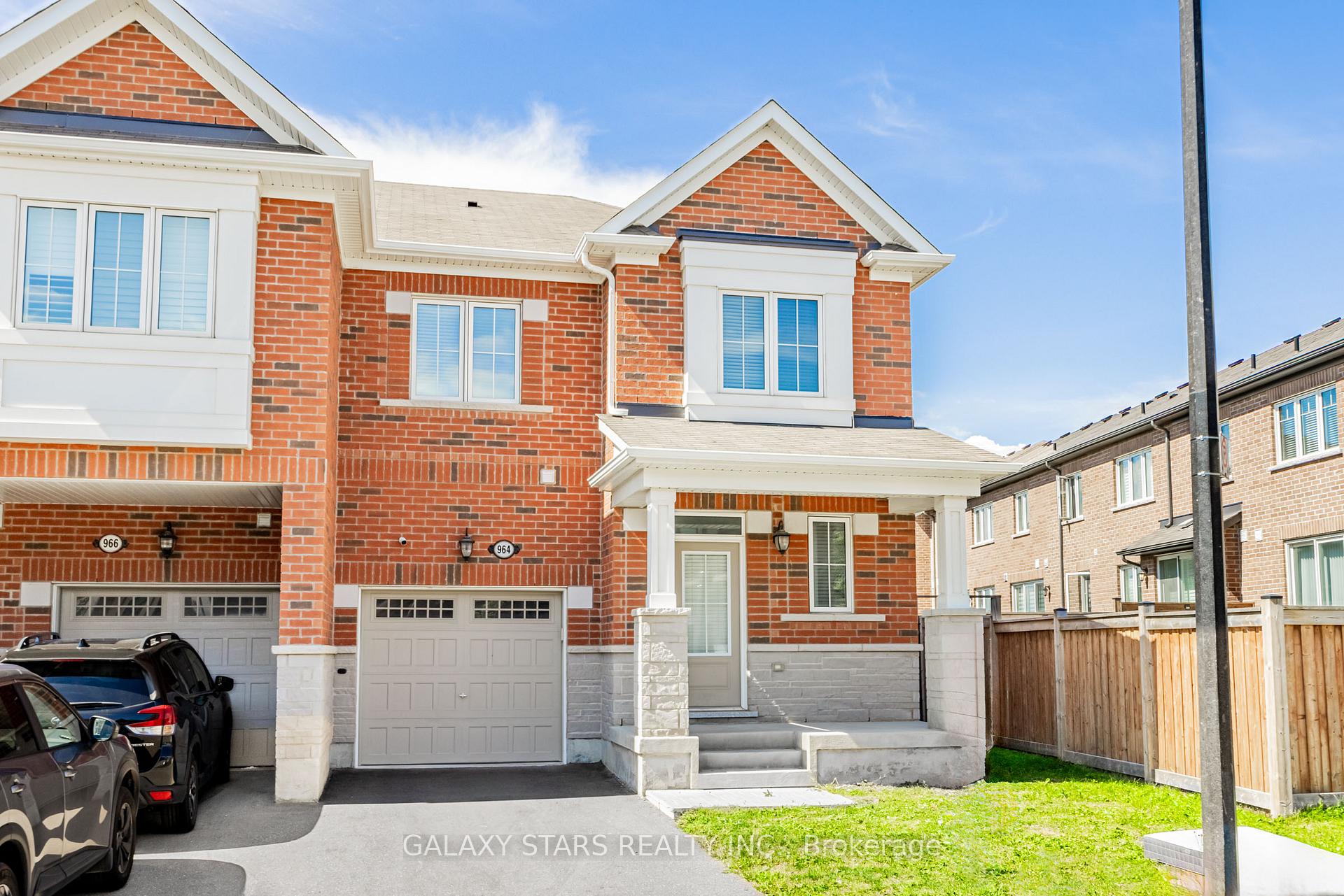 Photo 3 of 964 Cherry Court, Milton, Cobban — HOMEH