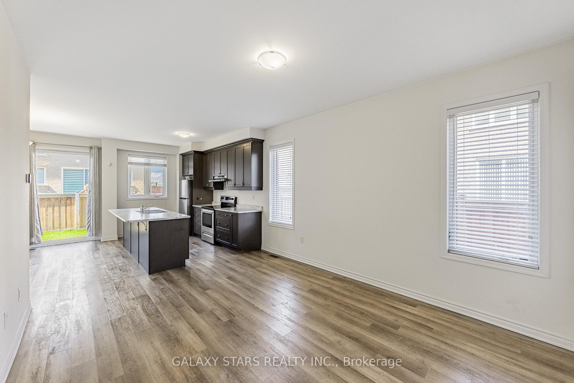 Photo 8 of 964 Cherry Court, Milton, Cobban — HOMEH