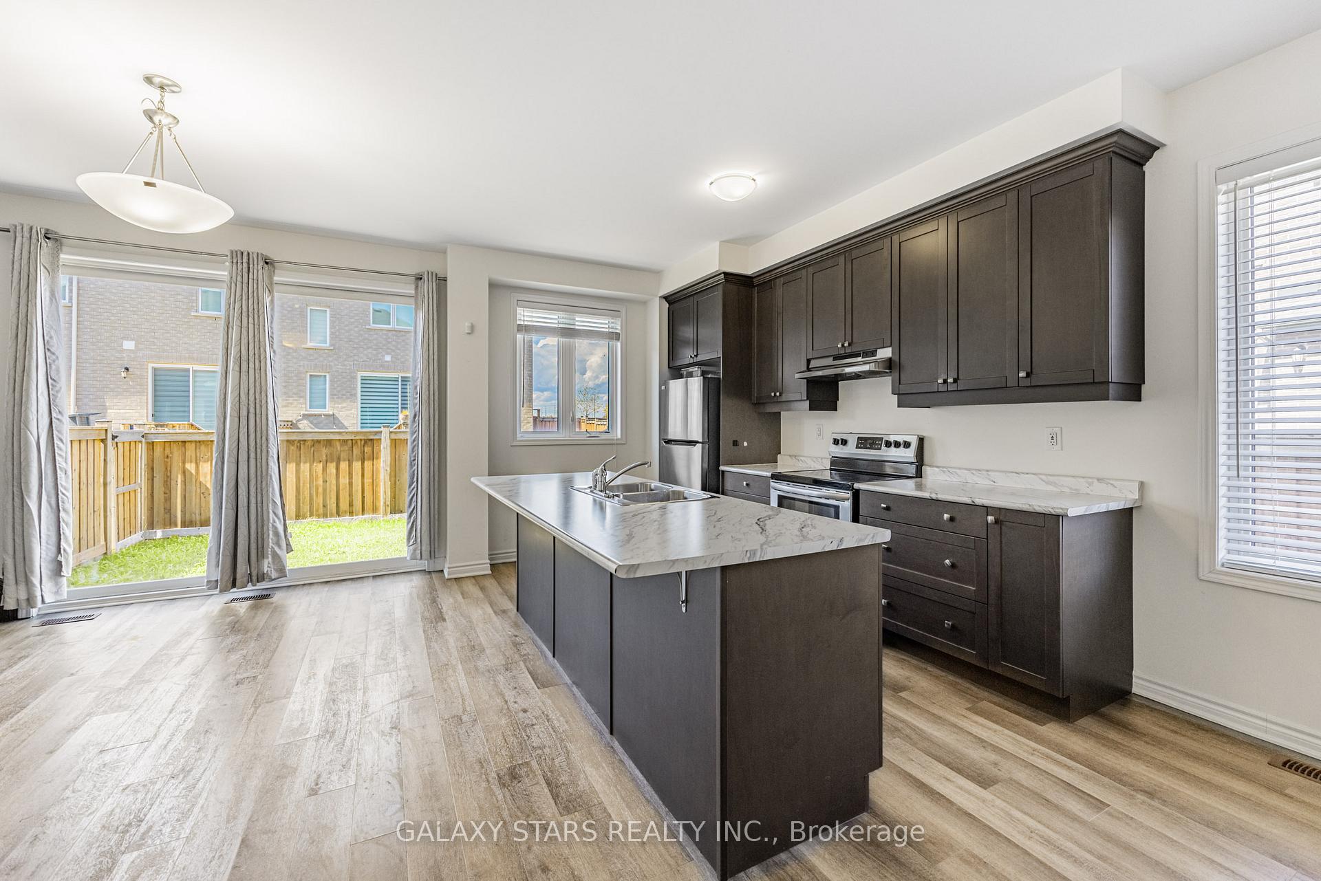 Photo 9 of 964 Cherry Court, Milton, Cobban — HOMEH