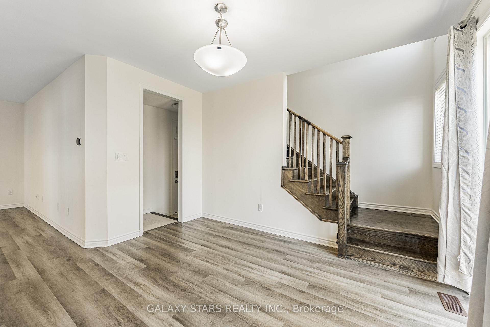 Photo 14 of 964 Cherry Court, Milton, Cobban — HOMEH