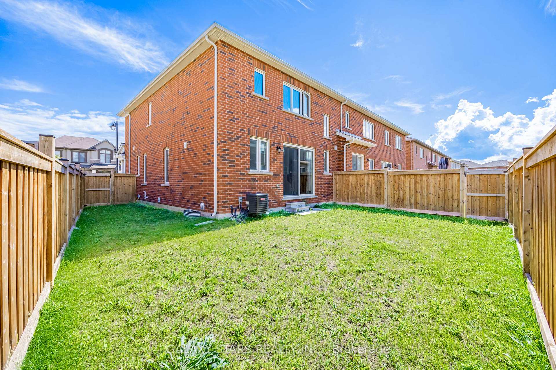 Photo 33 of 964 Cherry Court, Milton, Cobban — HOMEH