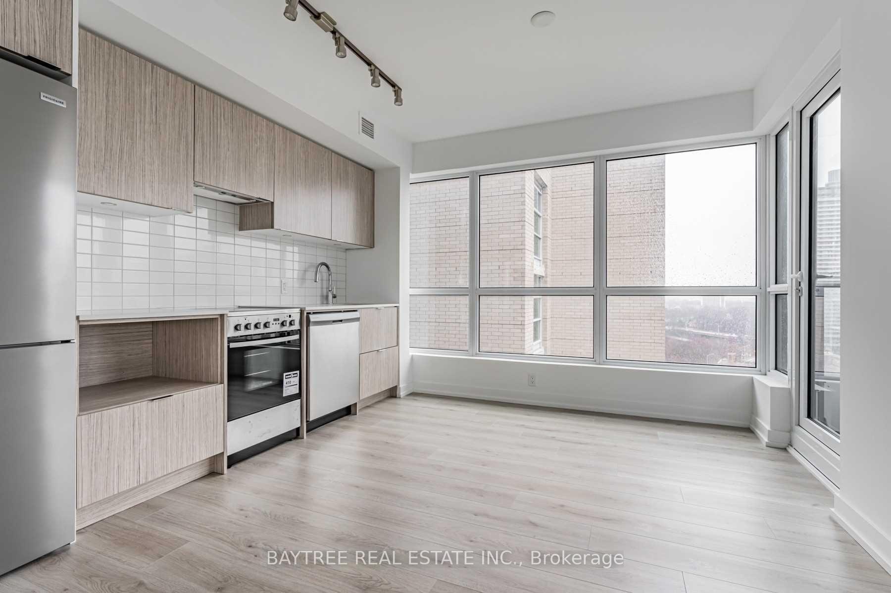 Photo 5 of Unit 1611, 395 Bloor Street E, Toronto, North St. James Town — HOMEH