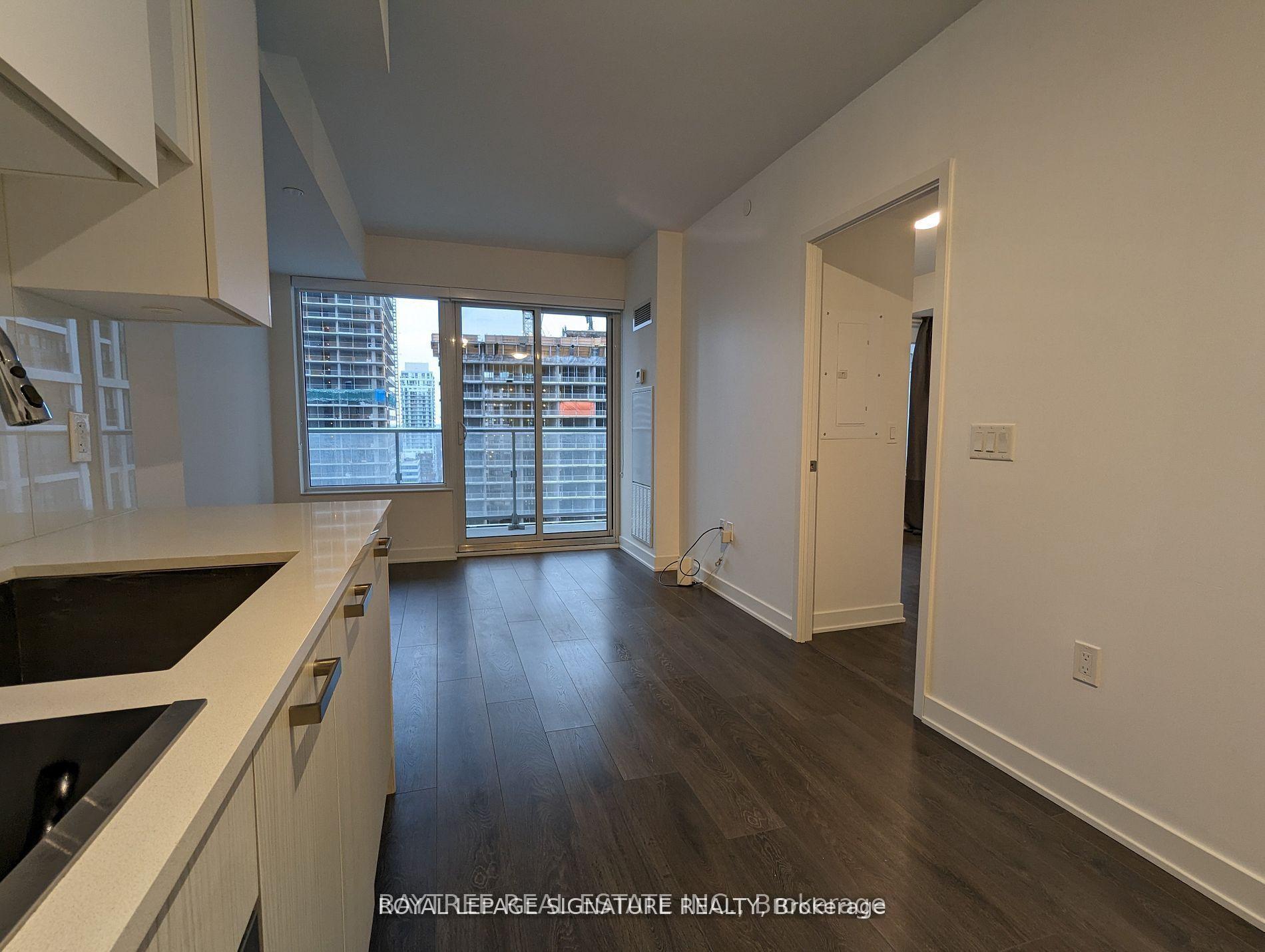 Photo 3 of Unit 3011, 195 Redpath Avenue, Toronto, Mount Pleasant West — HOMEH