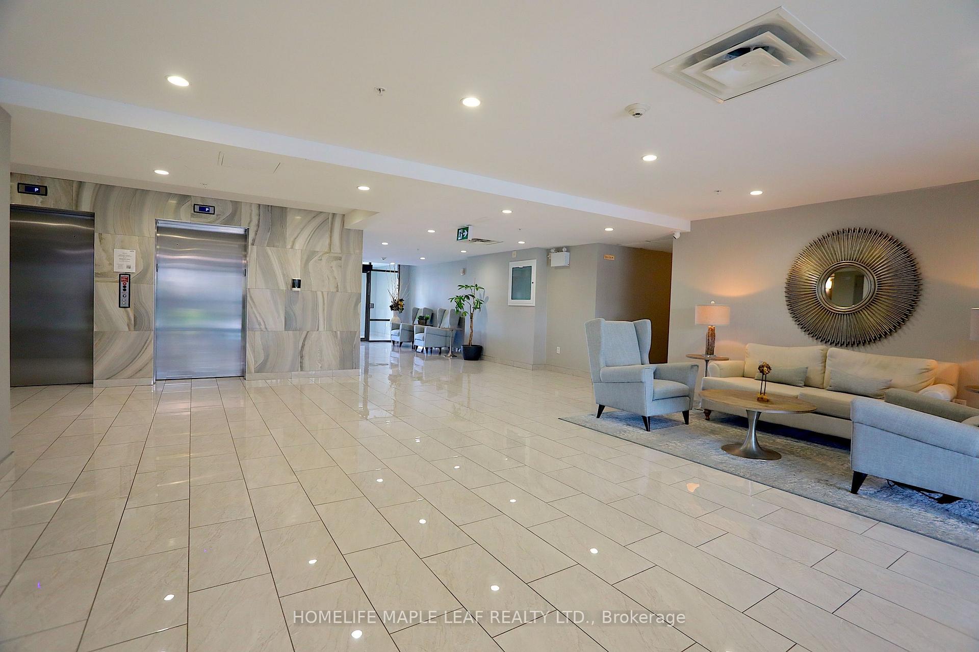 Photo 2 of Unit 418, 35 Southshore Crescent, Hamilton, Lakeshore — HOMEH