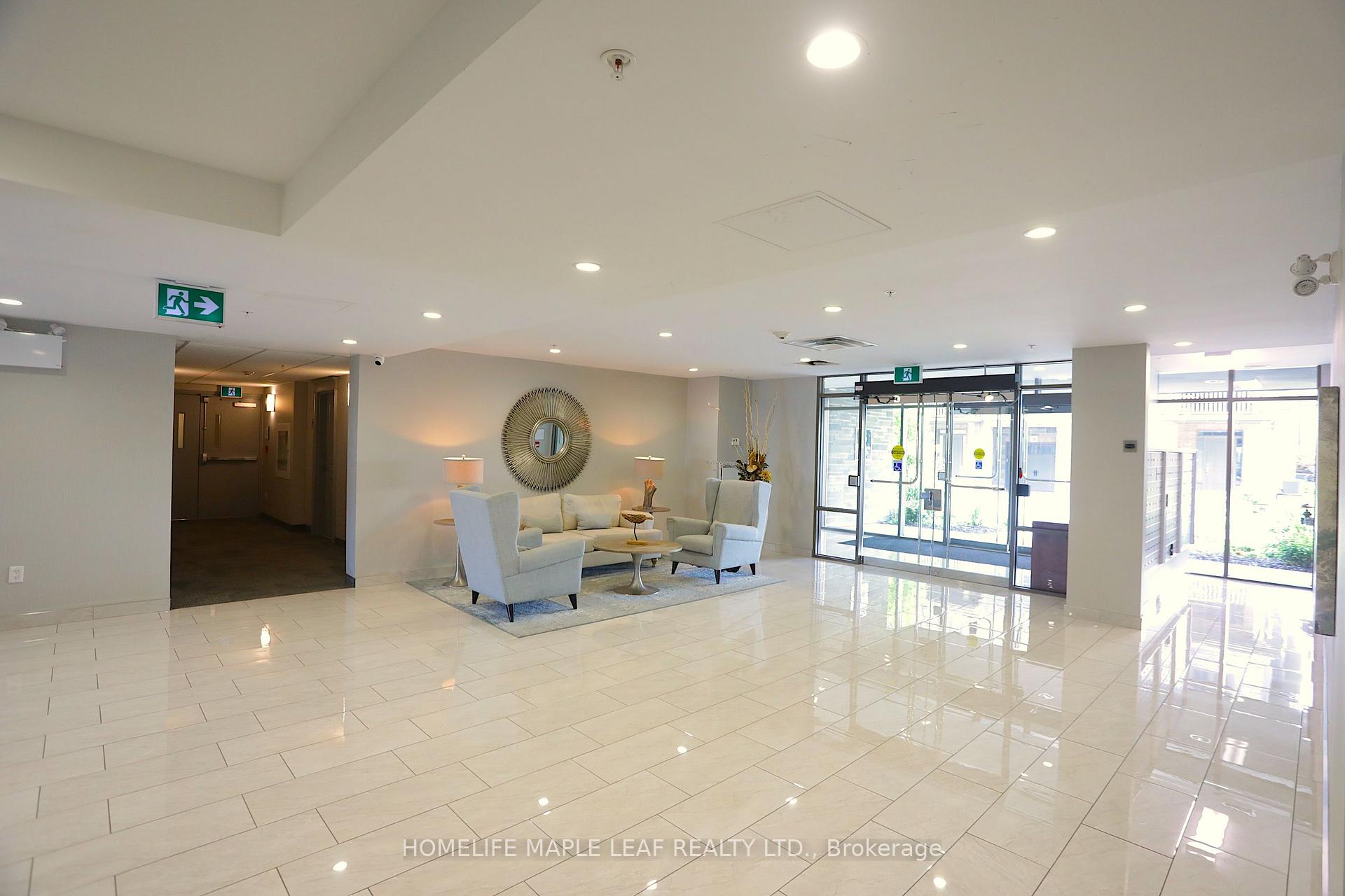 Photo 3 of Unit 418, 35 Southshore Crescent, Hamilton, Lakeshore — HOMEH