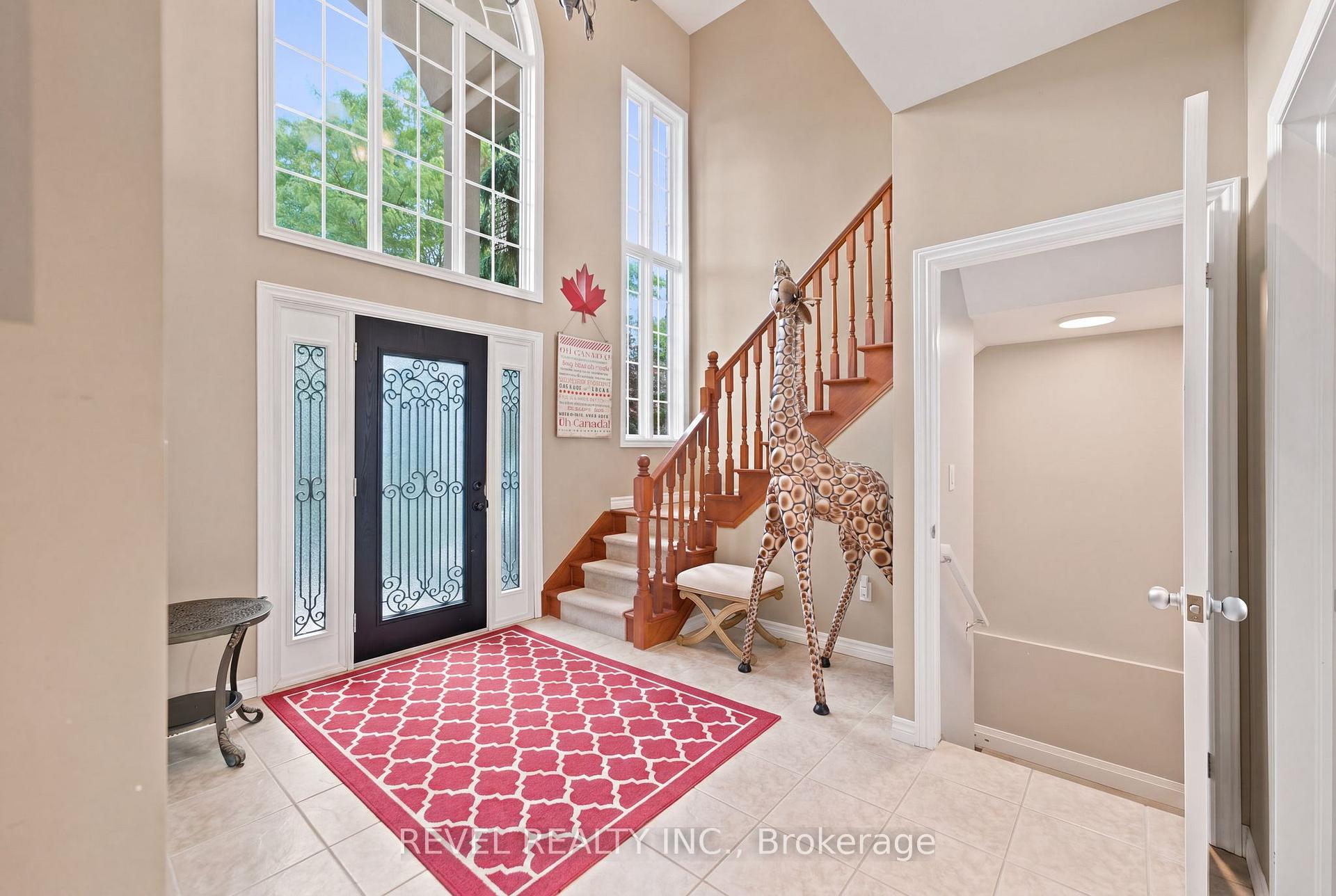 Photo 4 of 207 Valridge Drive, Hamilton, Ancaster — HOMEH