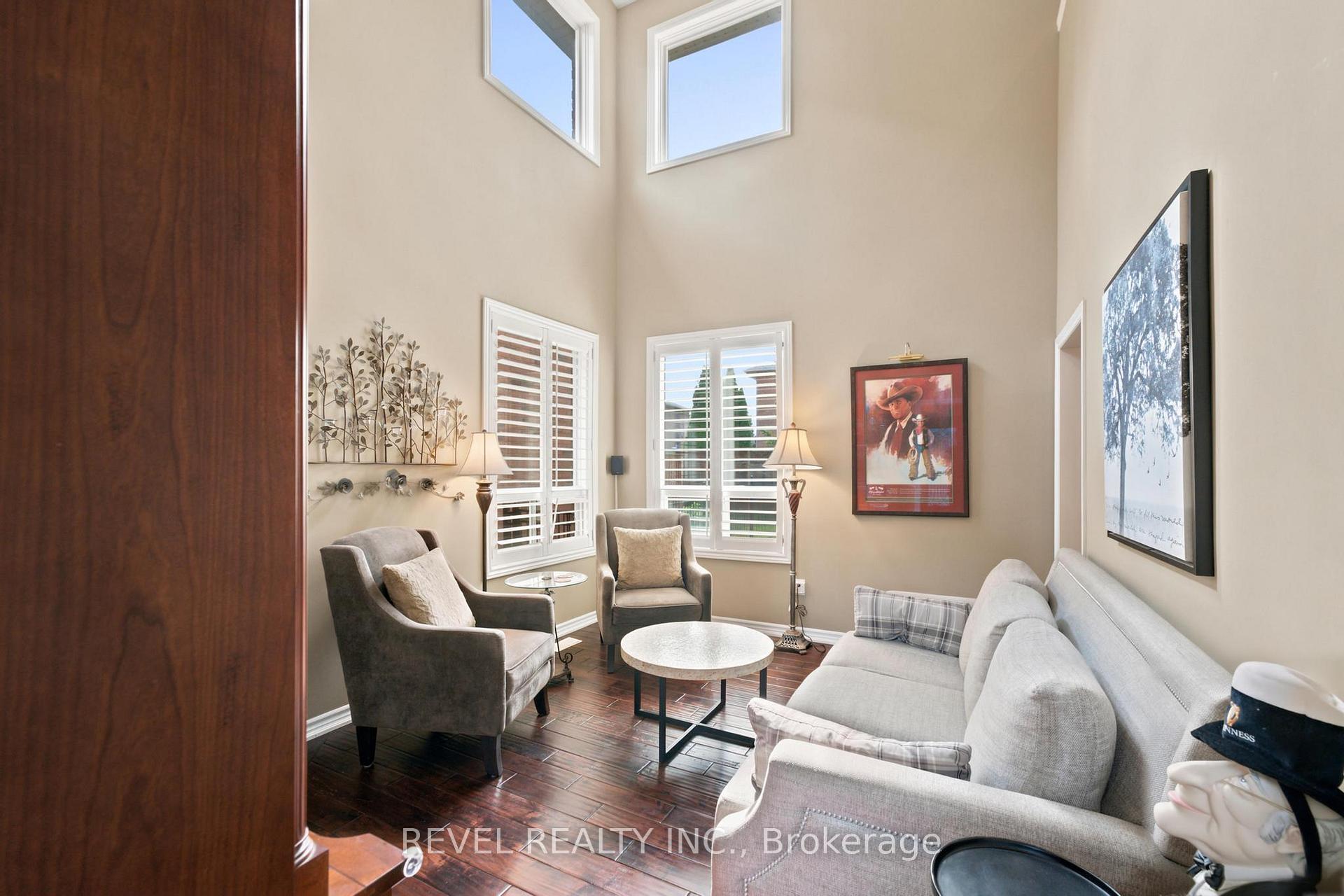 Photo 6 of 207 Valridge Drive, Hamilton, Ancaster — HOMEH