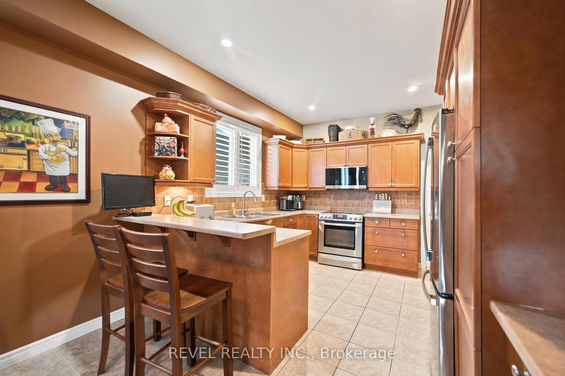Photo 9 of 207 Valridge Drive, Hamilton, Ancaster — HOMEH