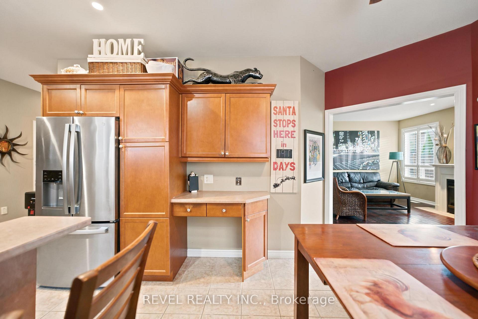Photo 10 of 207 Valridge Drive, Hamilton, Ancaster — HOMEH