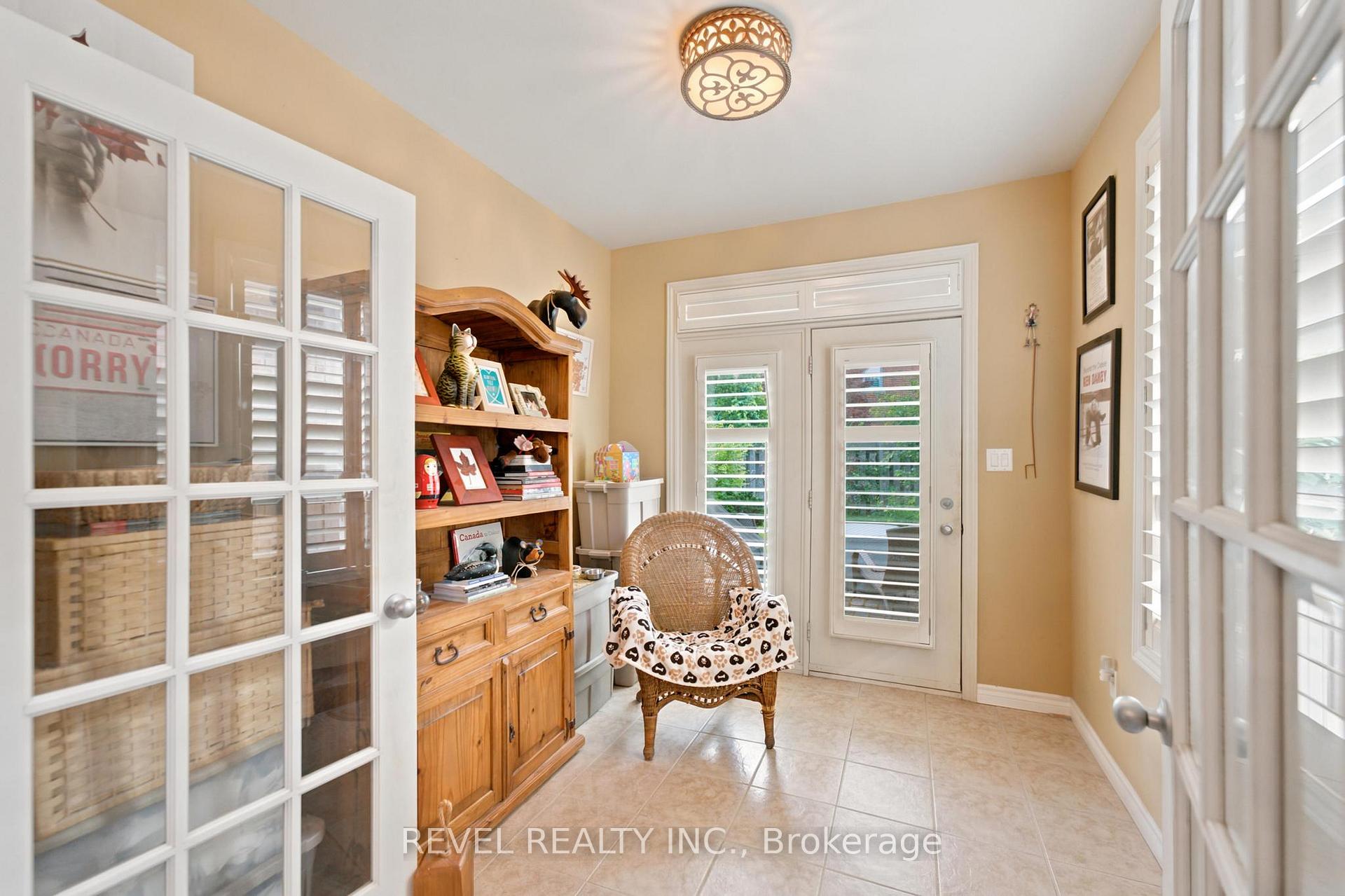 Photo 13 of 207 Valridge Drive, Hamilton, Ancaster — HOMEH