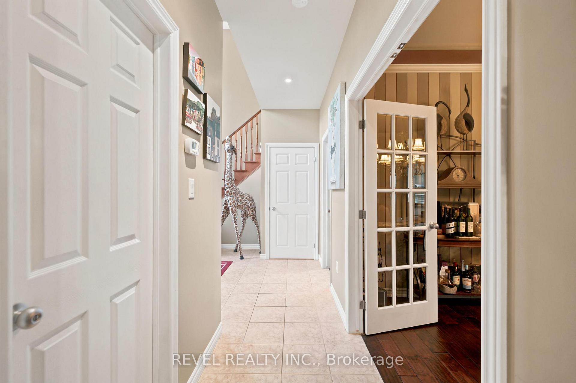 Photo 17 of 207 Valridge Drive, Hamilton, Ancaster — HOMEH