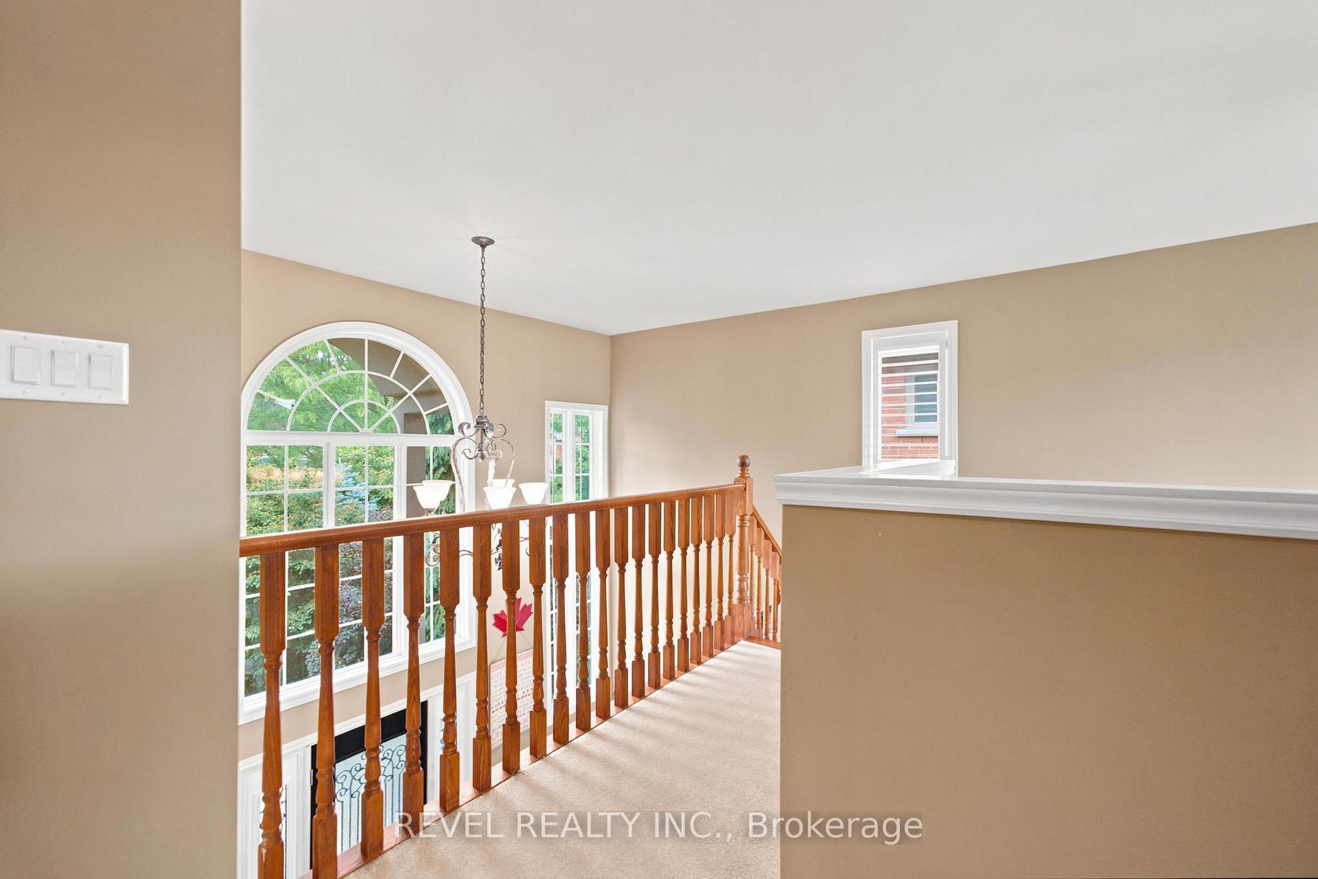 Photo 19 of 207 Valridge Drive, Hamilton, Ancaster — HOMEH