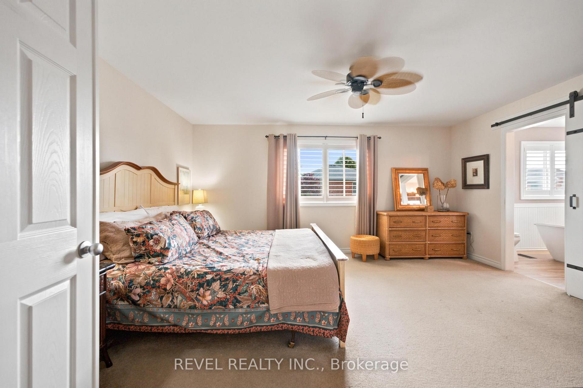 Photo 21 of 207 Valridge Drive, Hamilton, Ancaster — HOMEH
