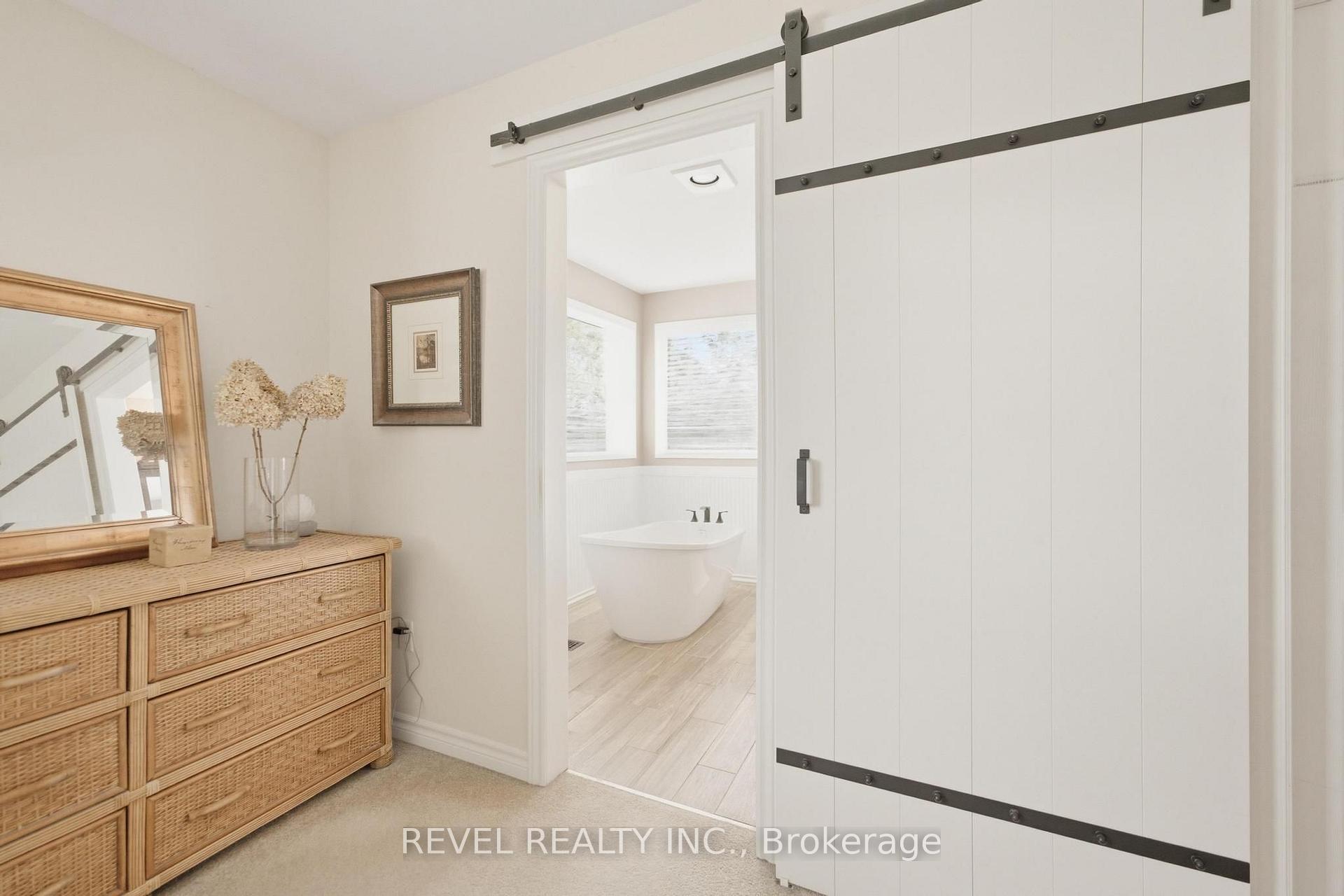 Photo 22 of 207 Valridge Drive, Hamilton, Ancaster — HOMEH