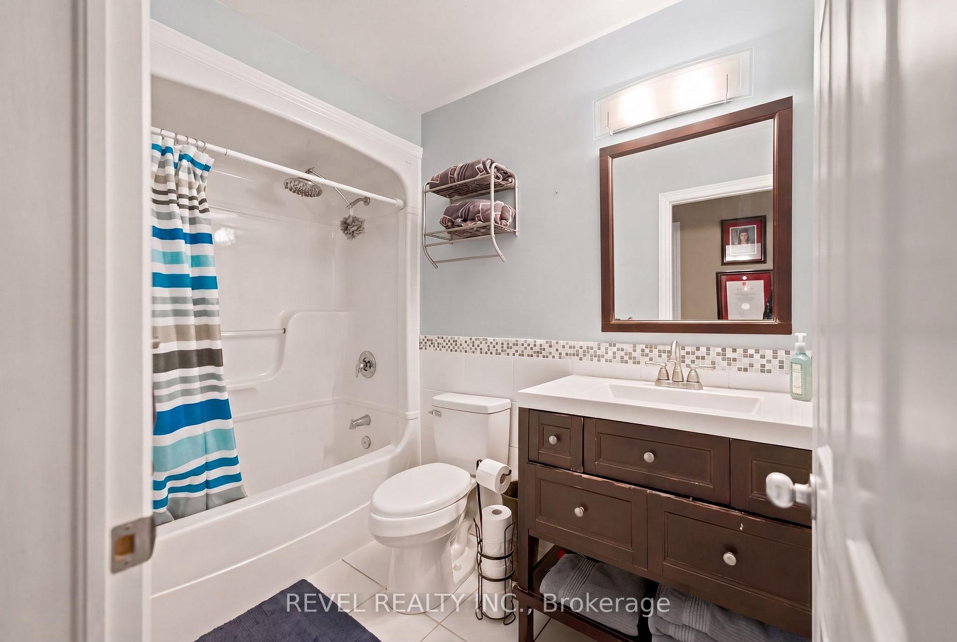Photo 29 of 207 Valridge Drive, Hamilton, Ancaster — HOMEH