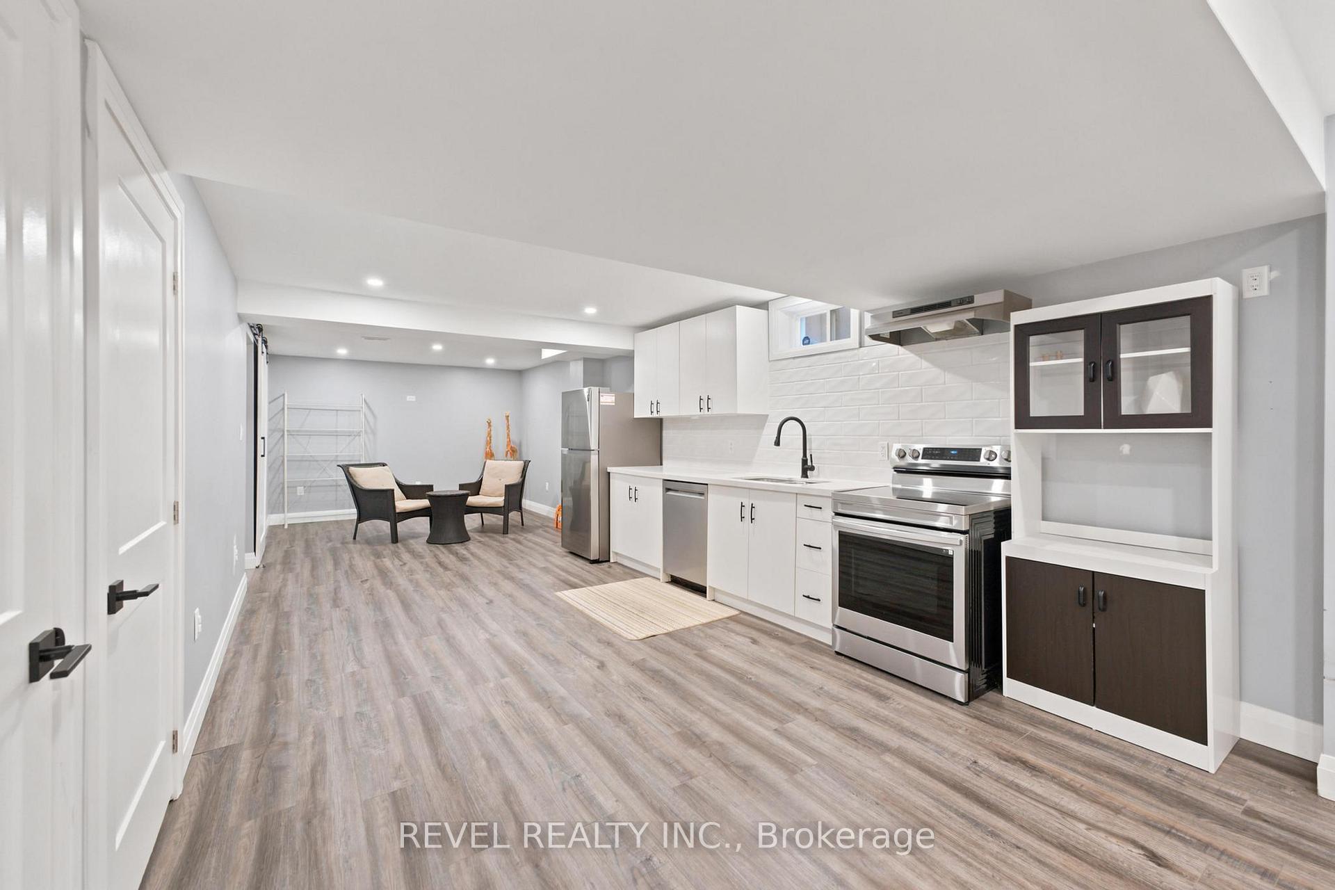 Photo 31 of 207 Valridge Drive, Hamilton, Ancaster — HOMEH