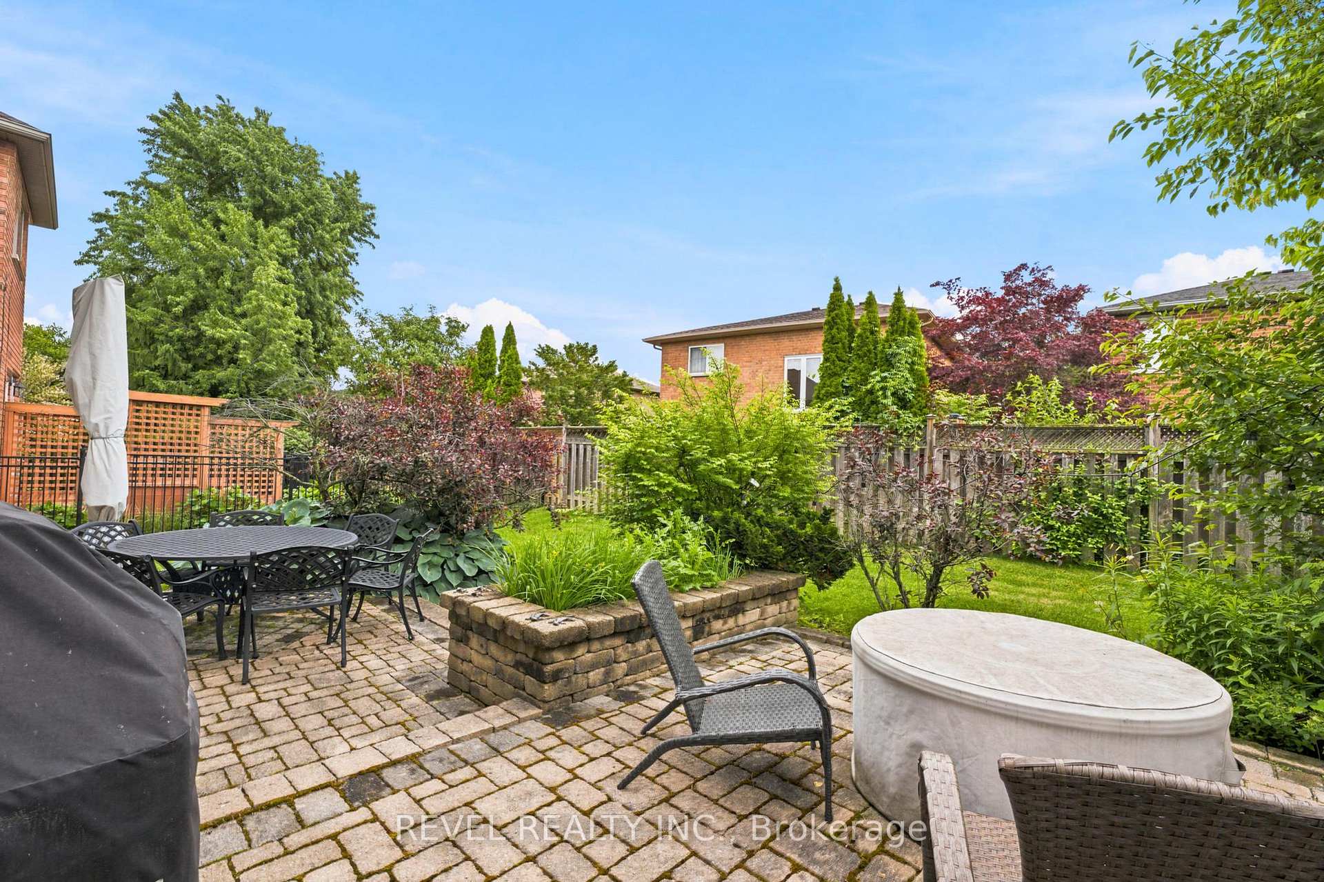 Photo 38 of 207 Valridge Drive, Hamilton, Ancaster — HOMEH