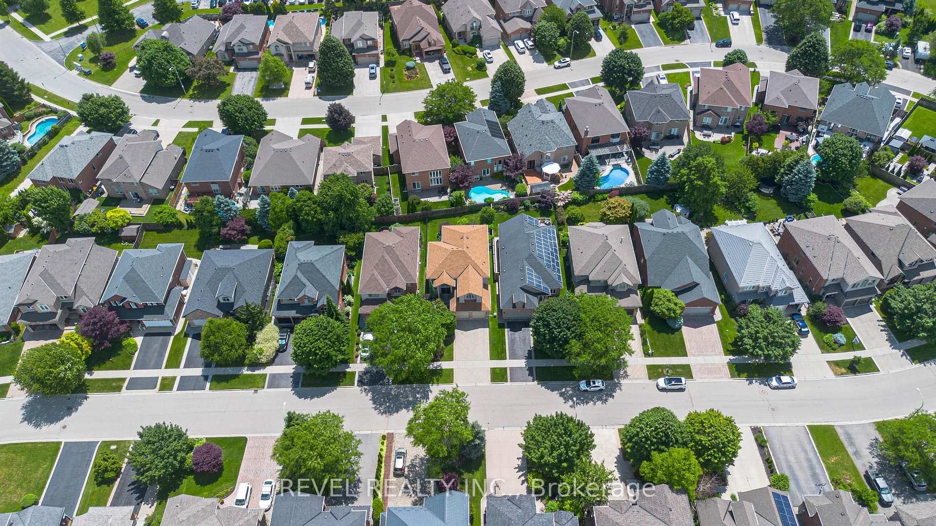 Photo 41 of 207 Valridge Drive, Hamilton, Ancaster — HOMEH