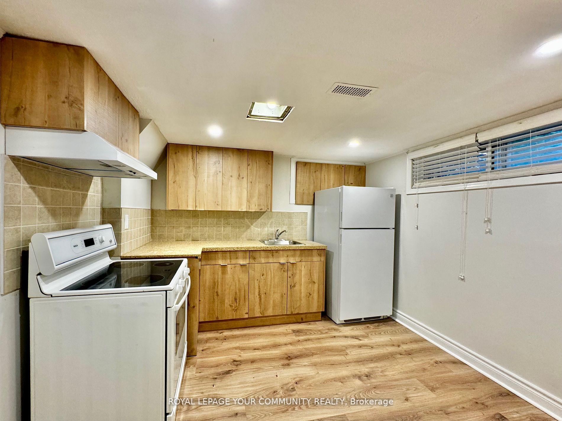 Photo 4 of Unit Apt A, 246 Elka Drive, Richmond Hill, Crosby — HOMEH