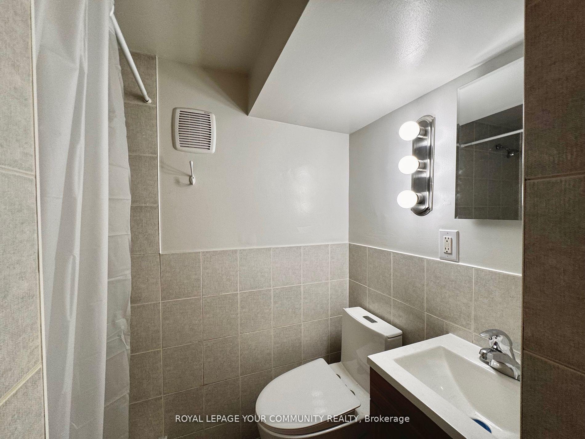 Photo 8 of Unit Apt A, 246 Elka Drive, Richmond Hill, Crosby — HOMEH